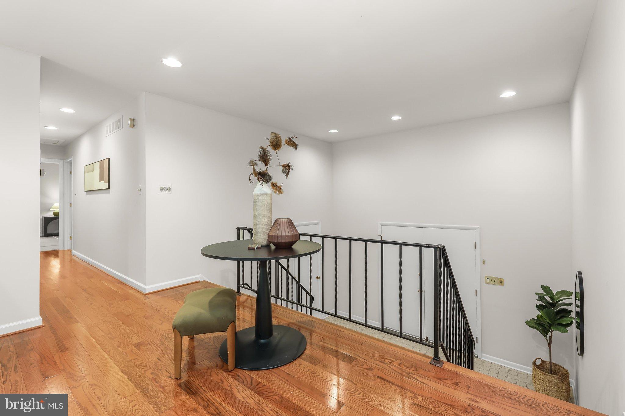 4 NORRIS RUN COURT