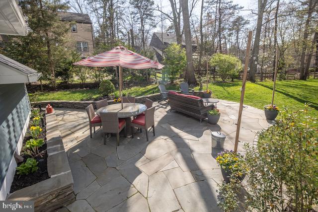 4 TALLOWOOD DRIVE