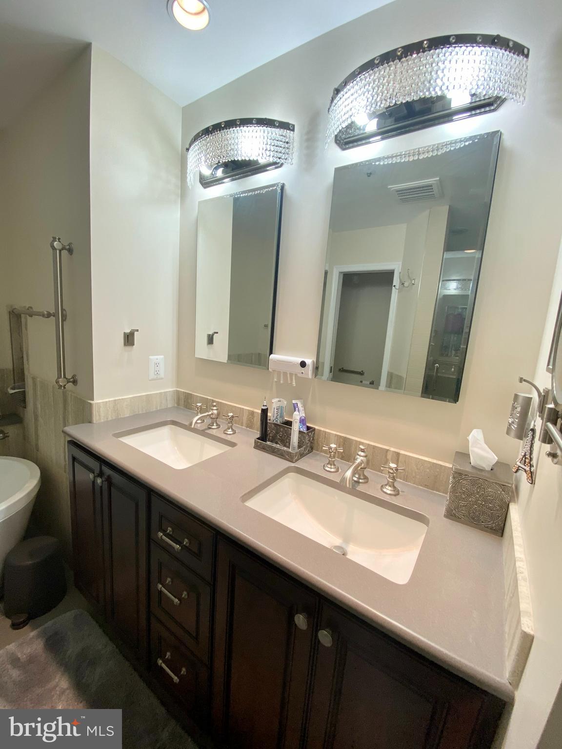 HILLWOOD - Residential