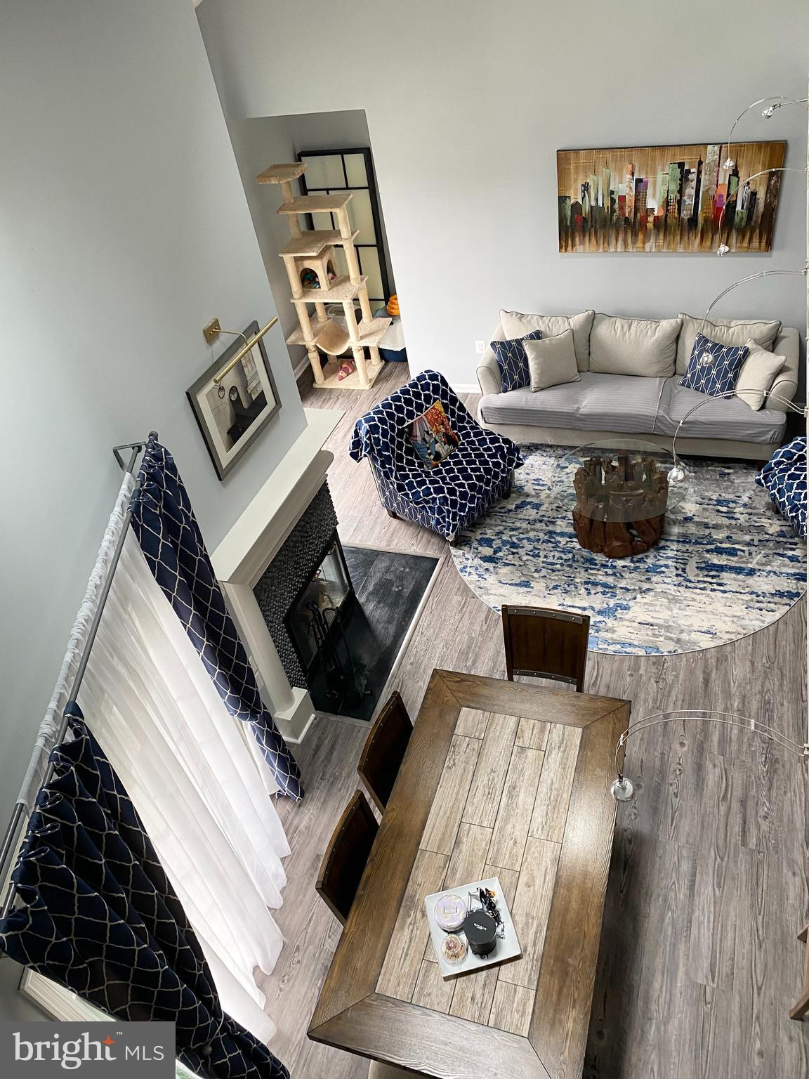 HILLWOOD - Residential