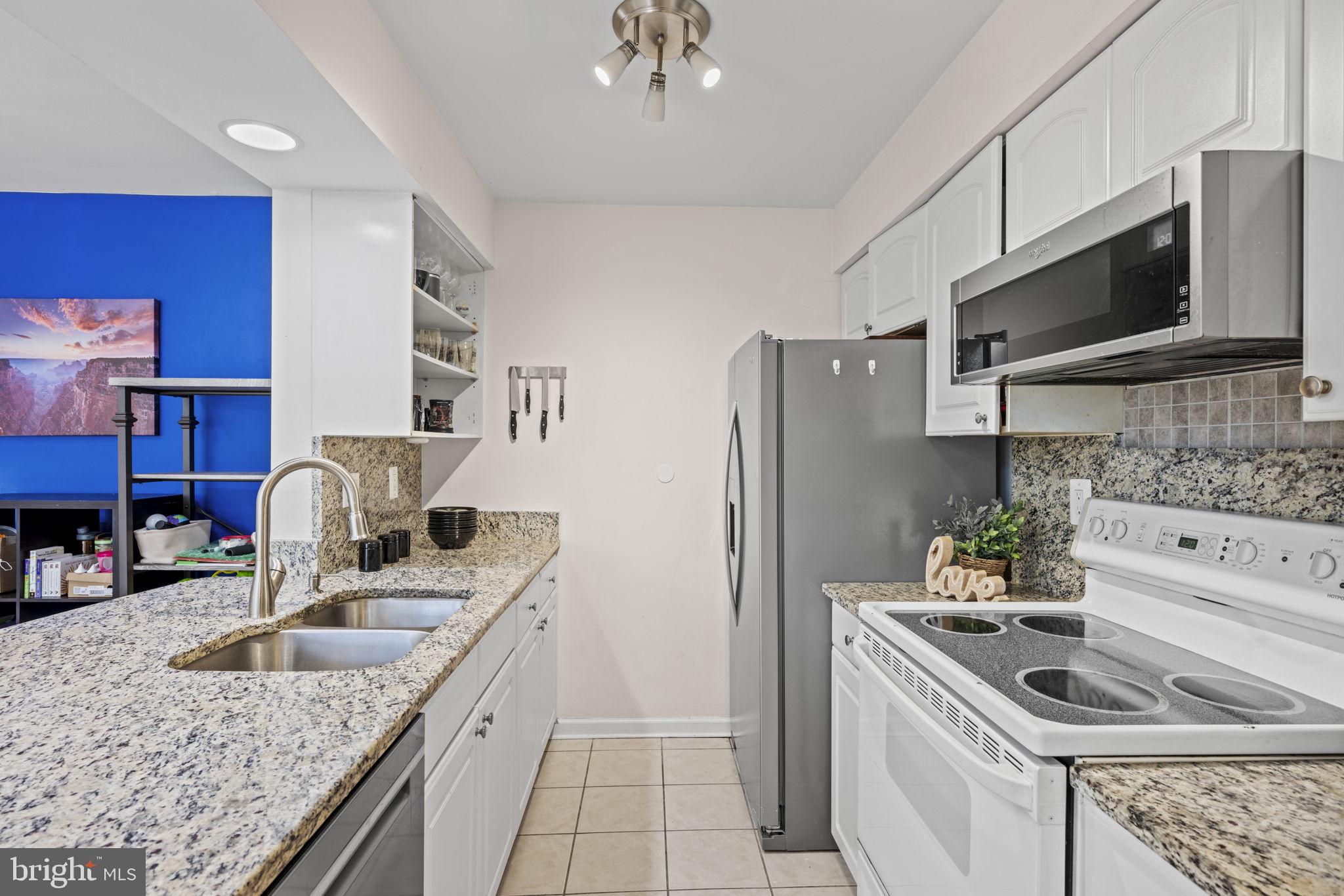 BENTLEY PLACE - Residential