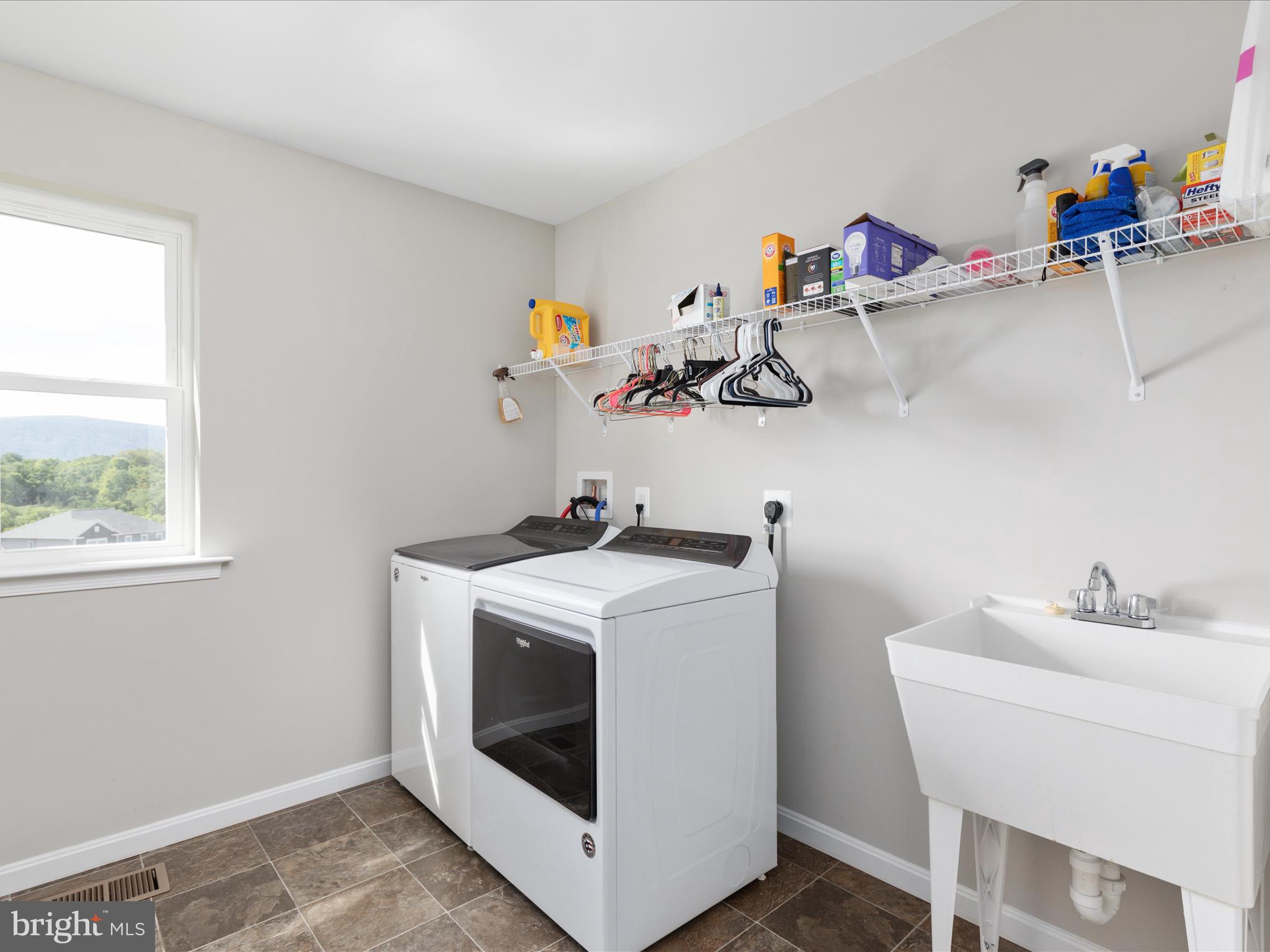 CEDAR SPRING - Residential