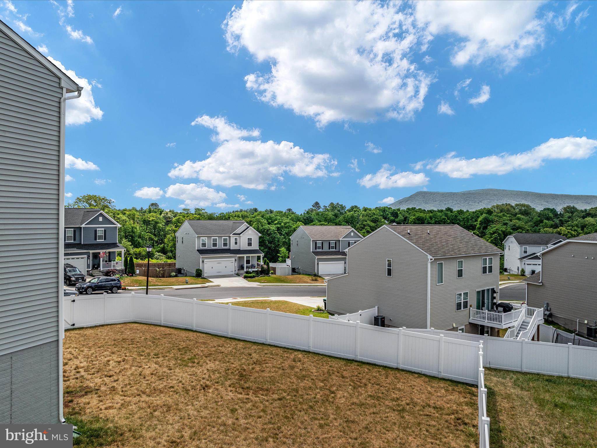 CEDAR SPRING - Residential