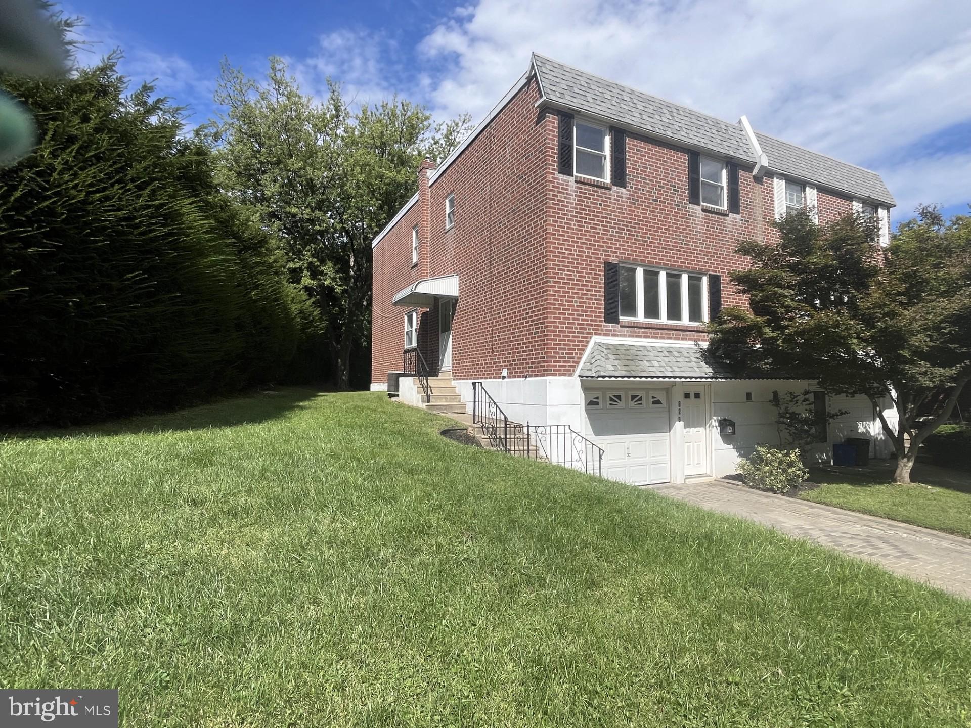 825 W BELLS MILL ROAD