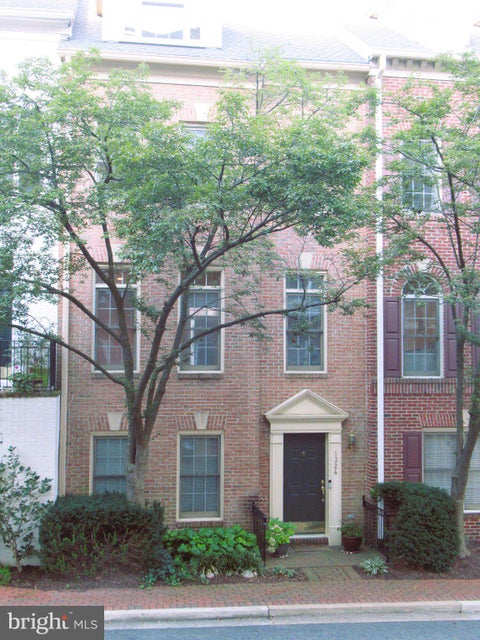 Photo of 1324 Adams Court, ARLINGTON, VA 22201 (MLS # VAAR2080028)