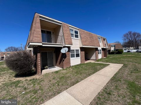 Condo For Sale - 38 Florence Tollgate Place<br/> BURLINGTON, NJ 08016