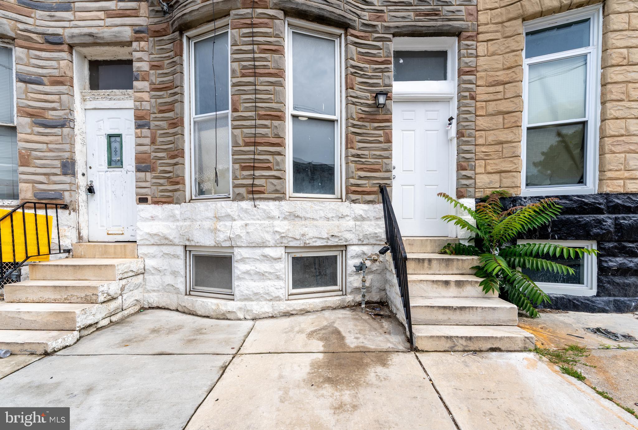 This recently updated, 3 Bed / 3 Full Bath townhome features new Luxury Vinyl Plank and recessed lighting throughout, new HVAC, new vinyl windows, new stainless-steel appliances, fully remodeled bathrooms, and new hardware and fixtures. No expense has been spared!