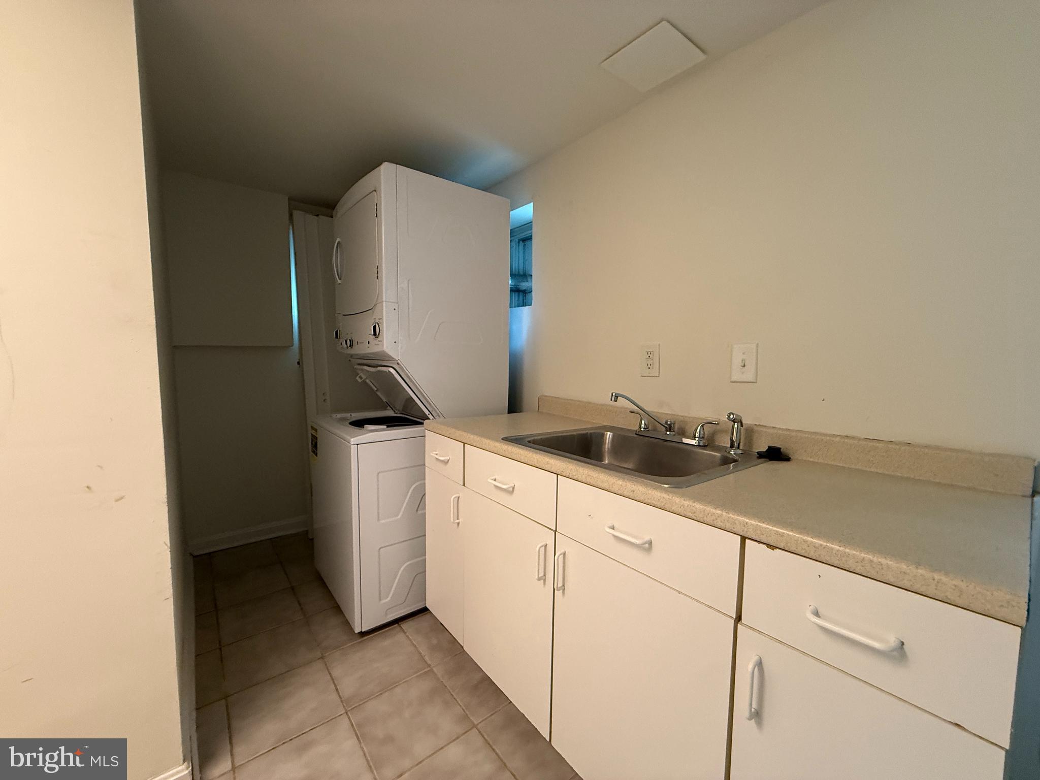 ANNALANE TERRACE - Residential Lease