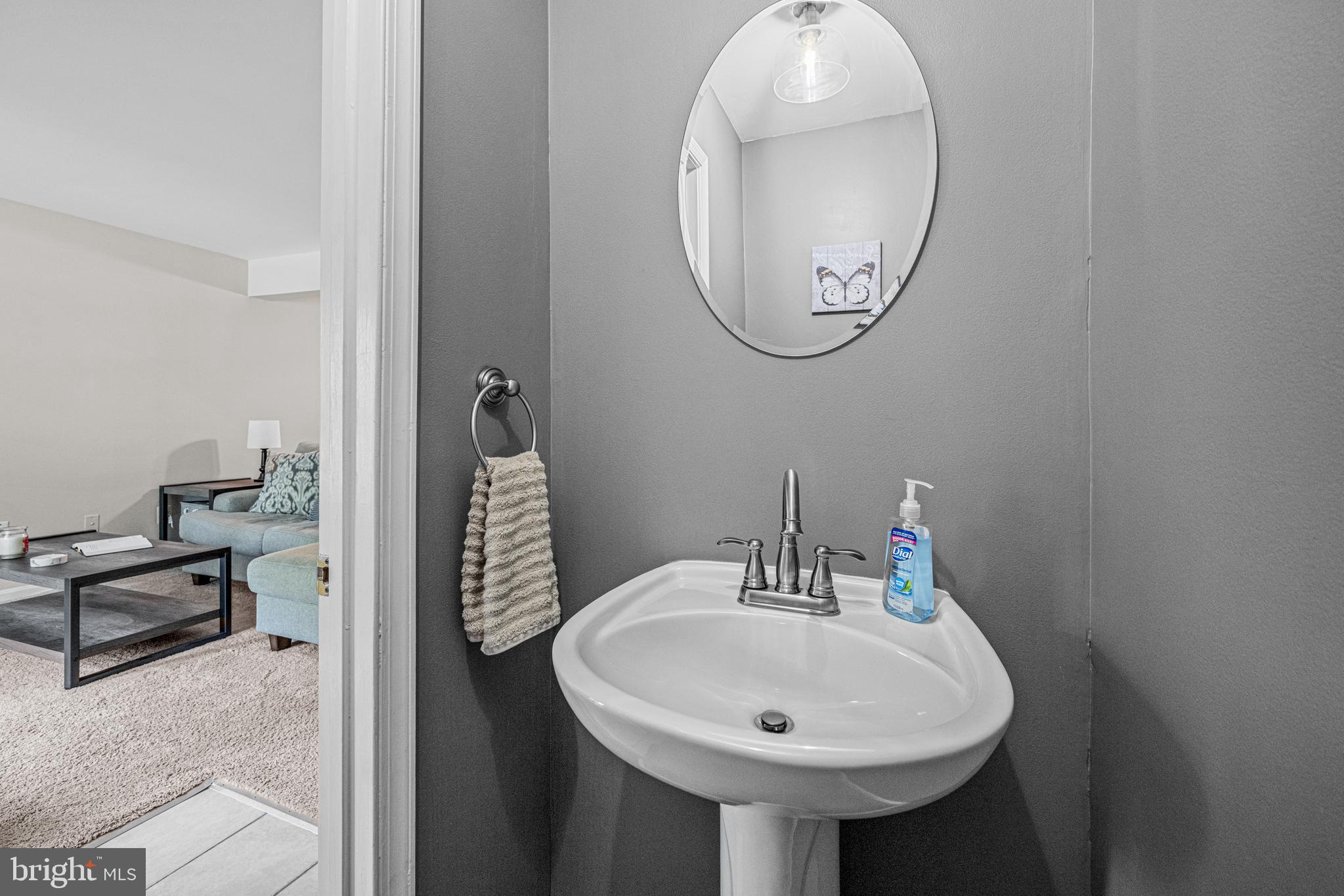 RIVERCHASE - Residential