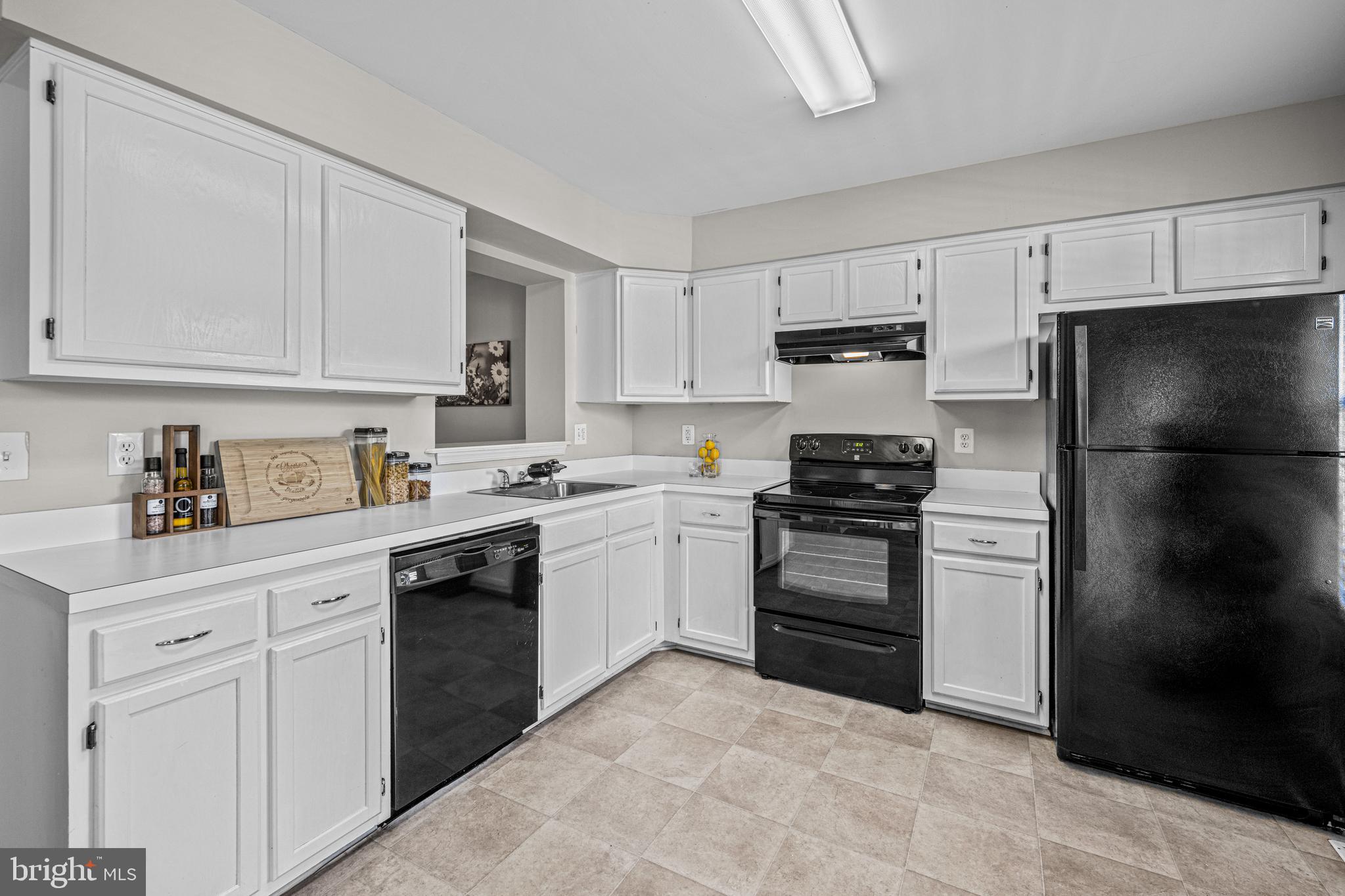 RIVERCHASE - Residential