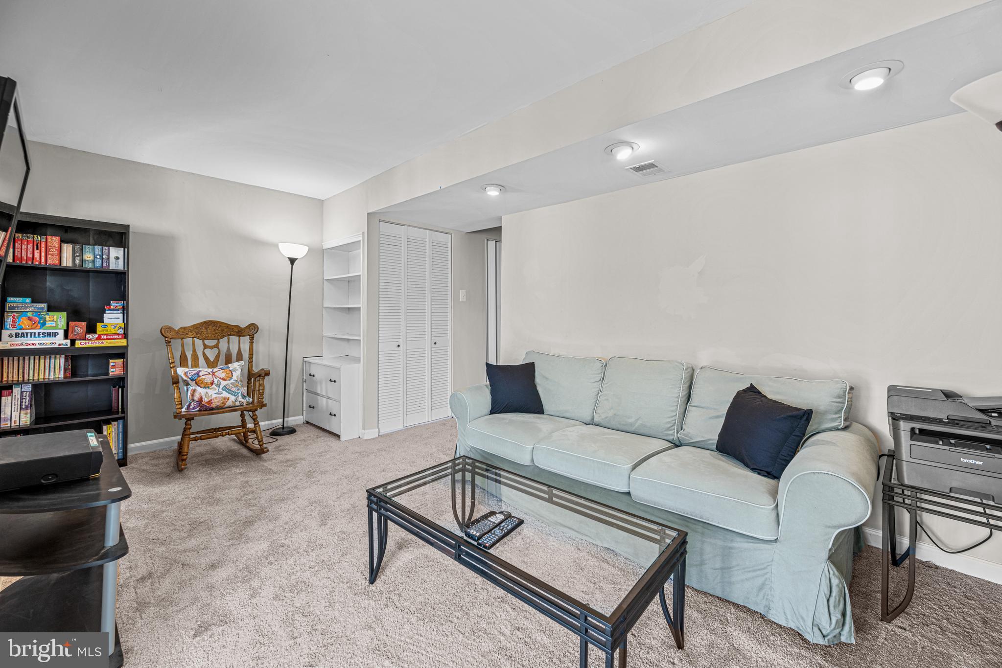 RIVERCHASE - Residential