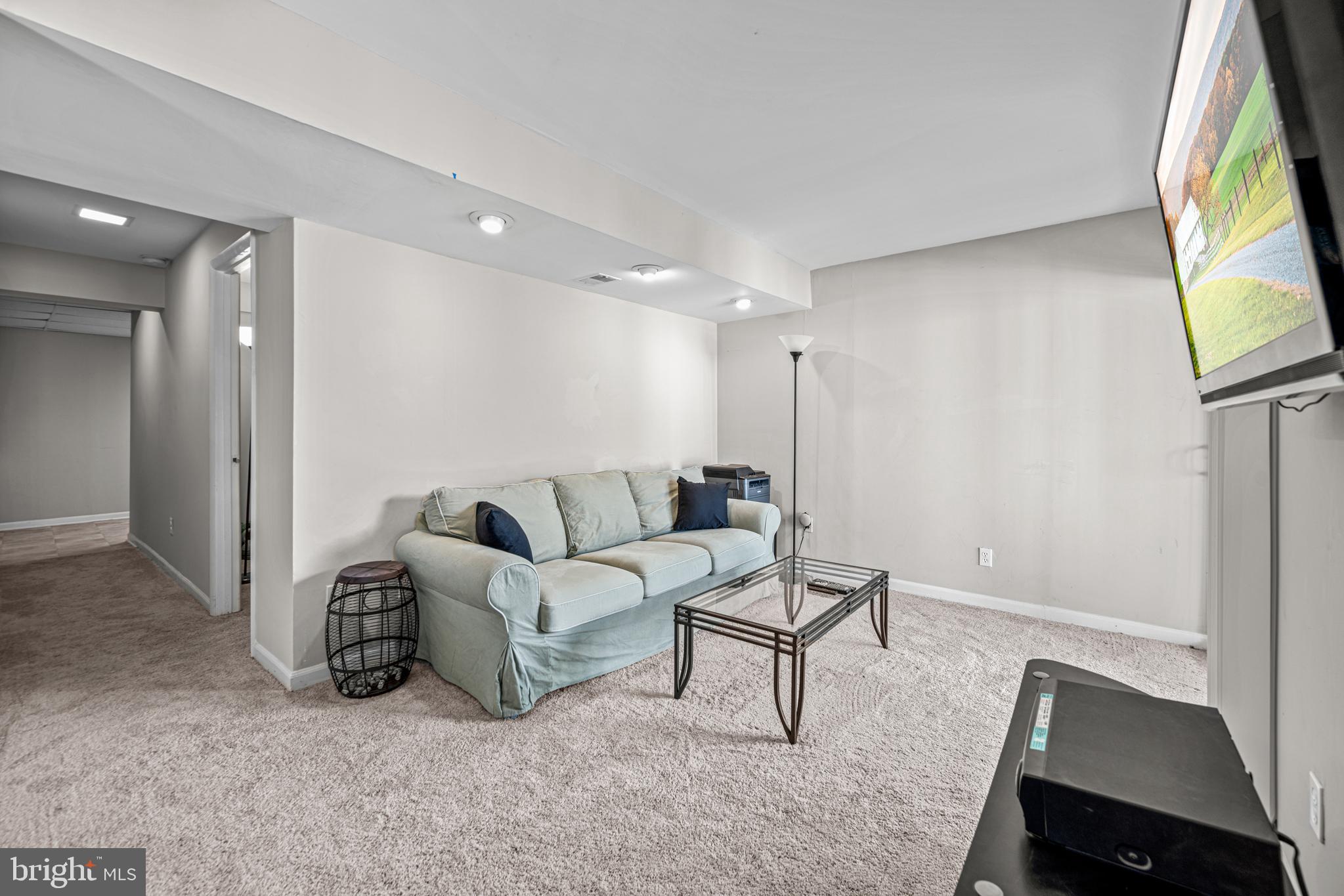 RIVERCHASE - Residential