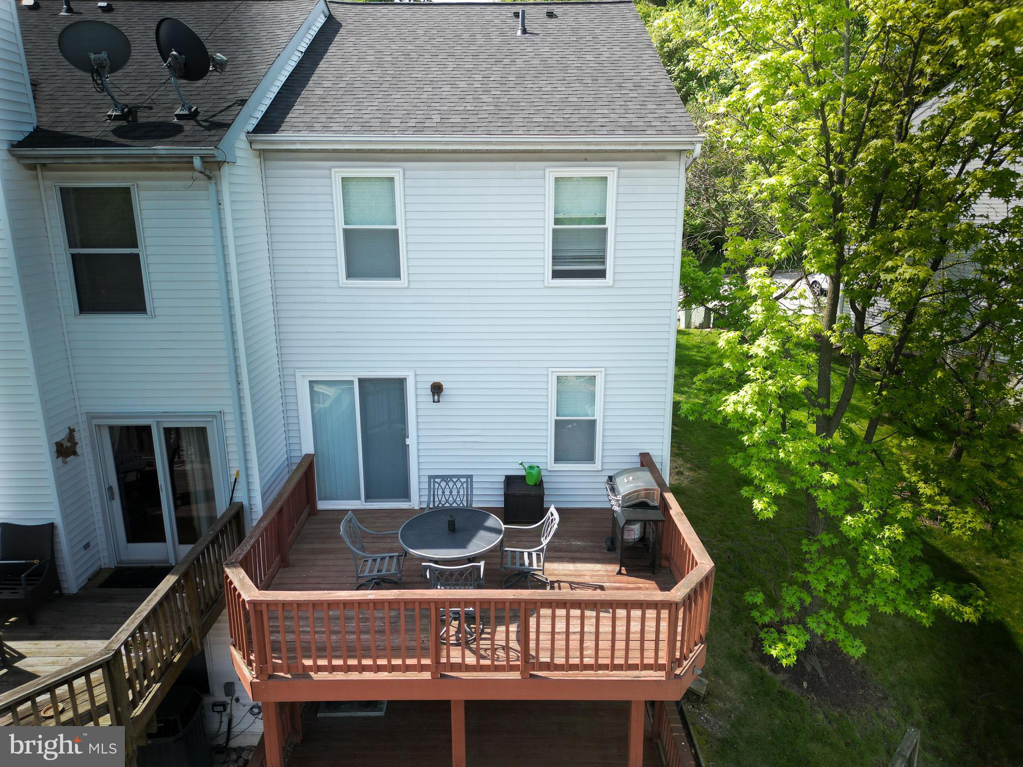 RIVERCHASE - Residential