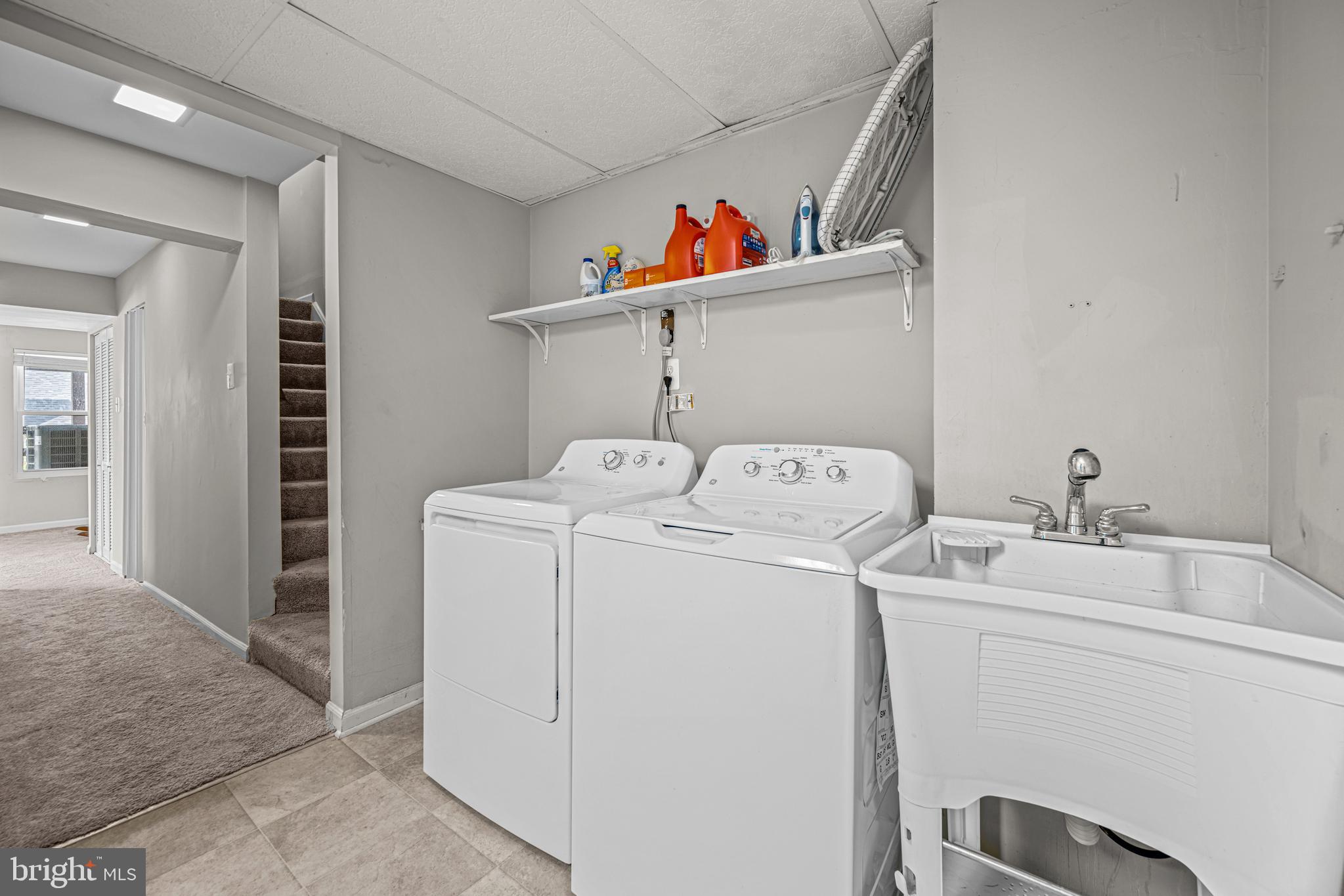 RIVERCHASE - Residential