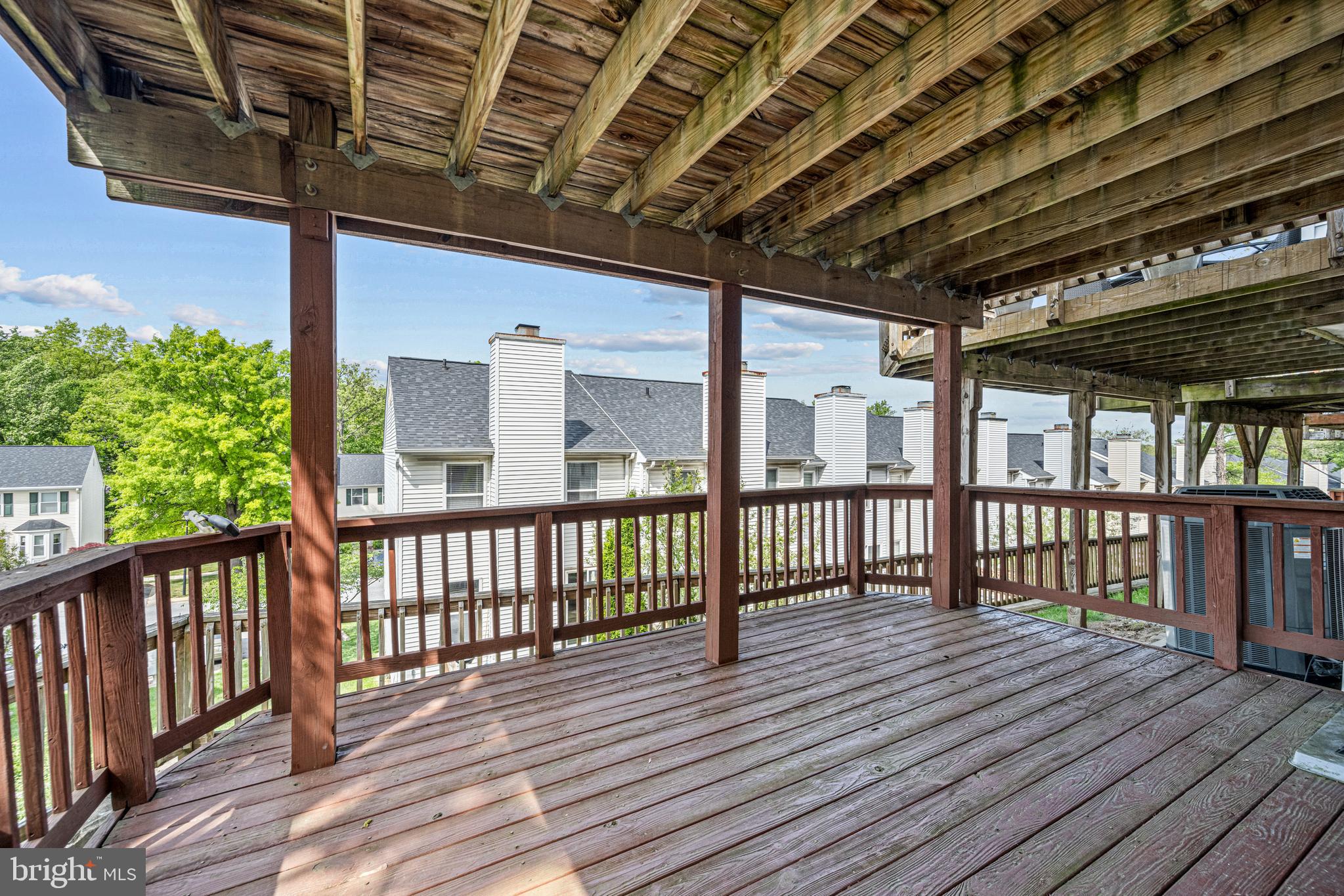 RIVERCHASE - Residential