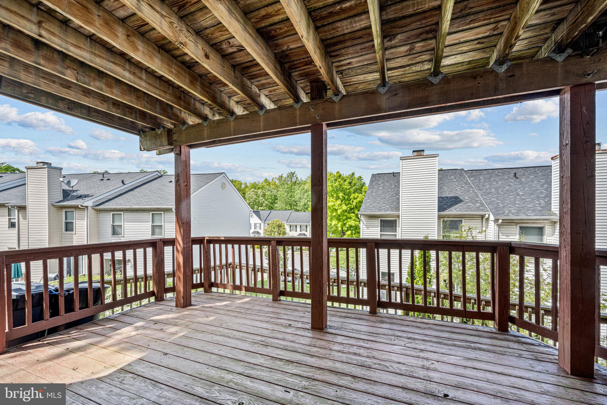 RIVERCHASE - Residential