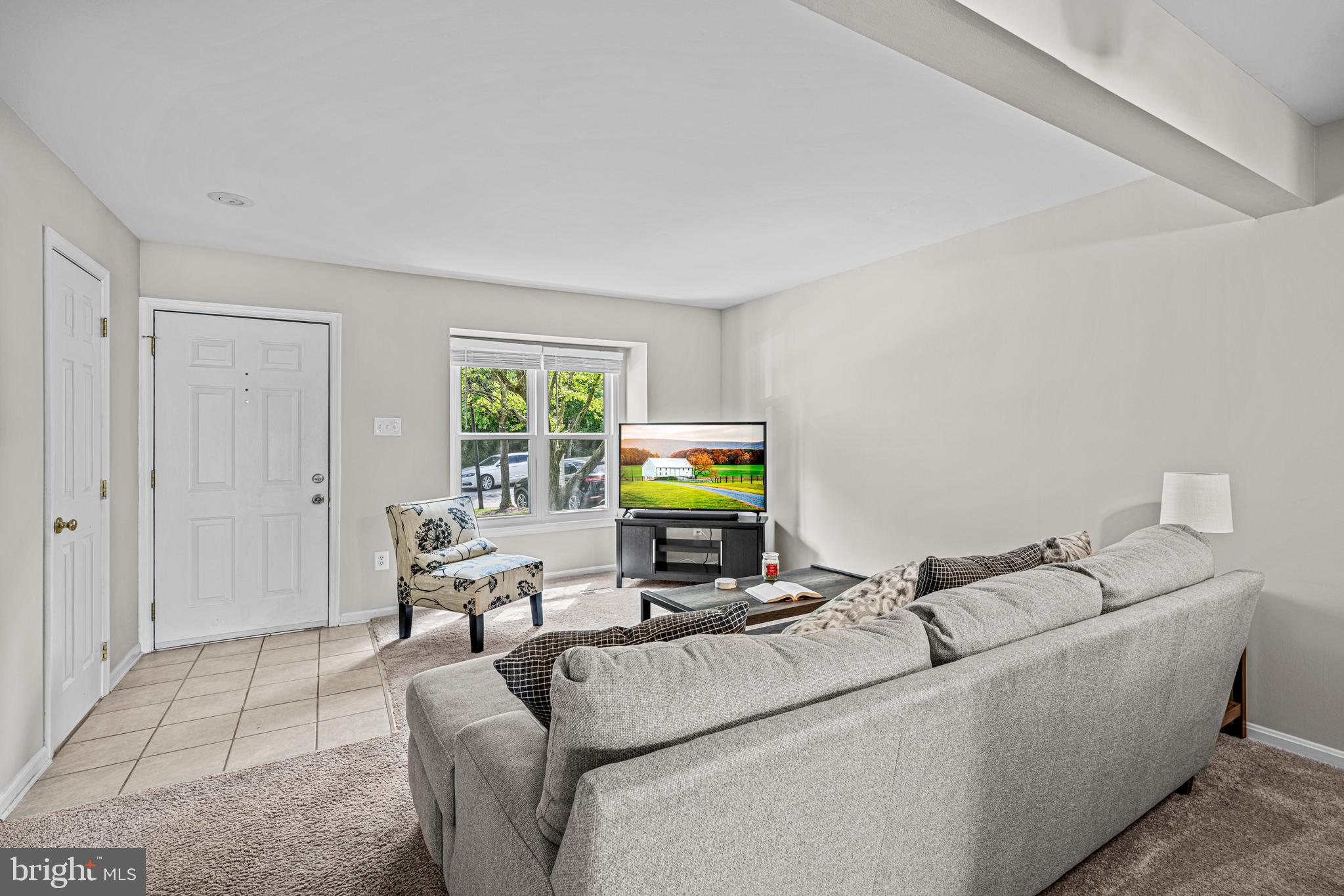 RIVERCHASE - Residential