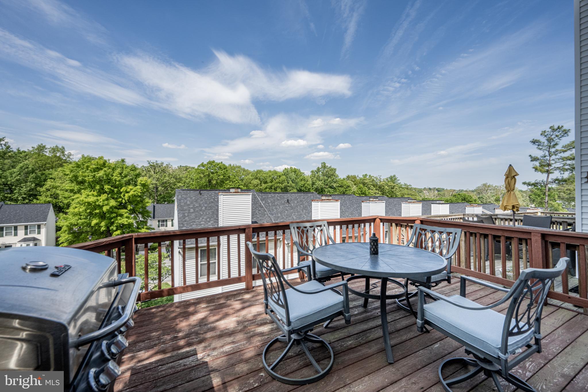 RIVERCHASE - Residential