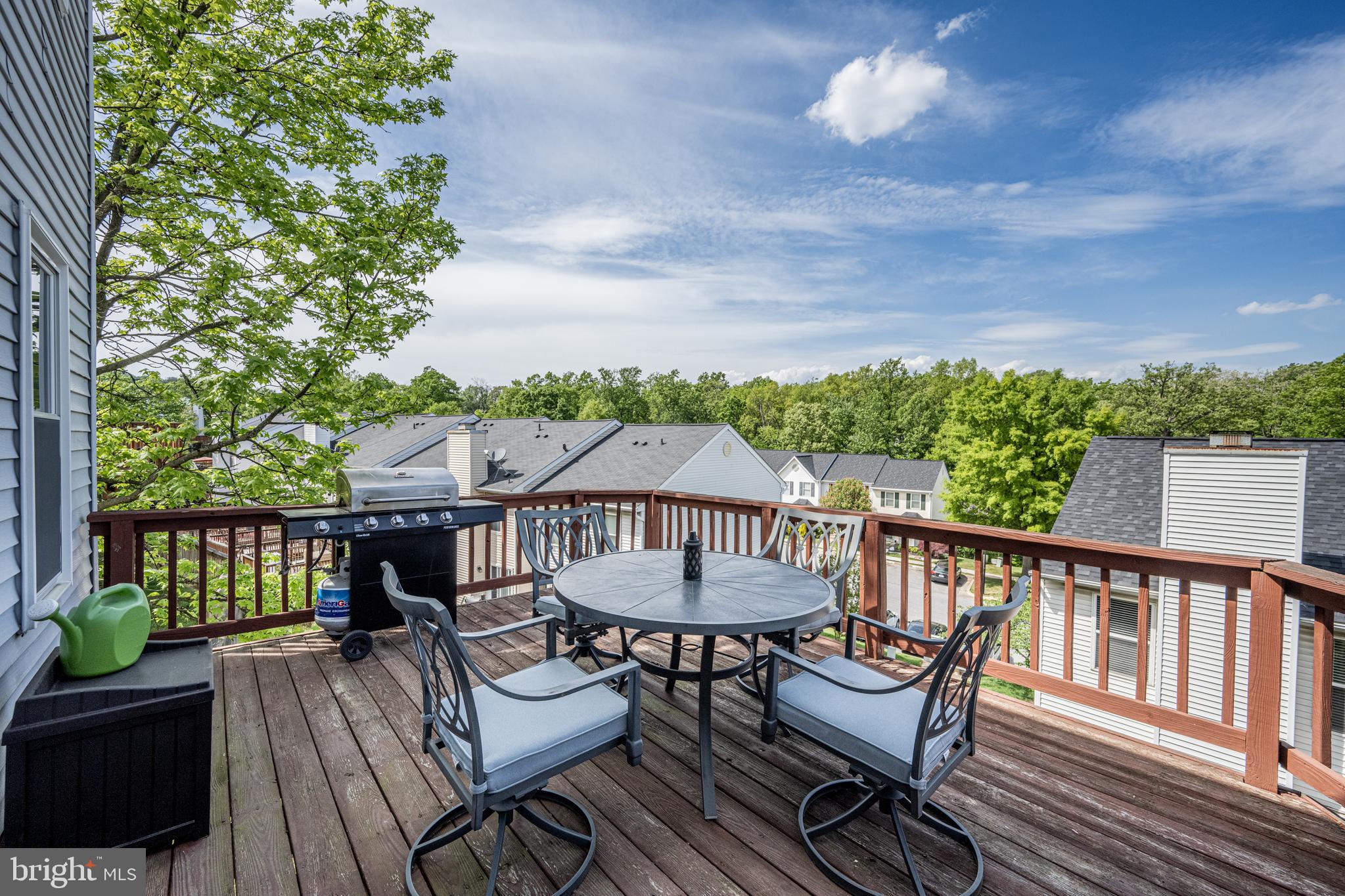 RIVERCHASE - Residential