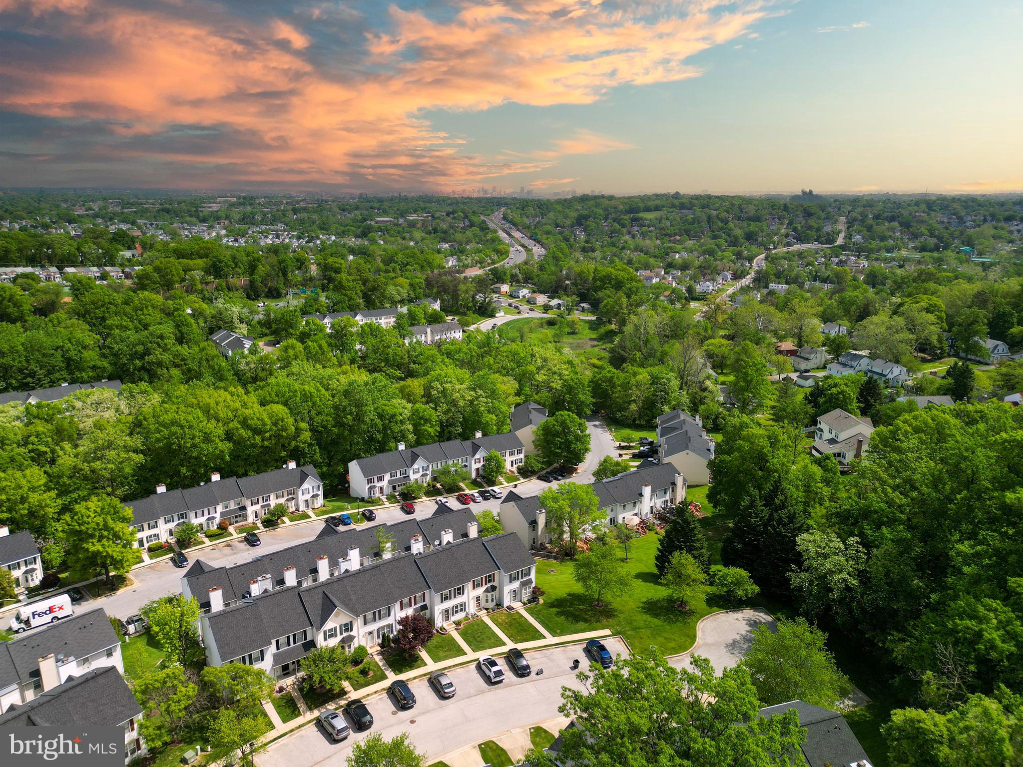 RIVERCHASE - Residential