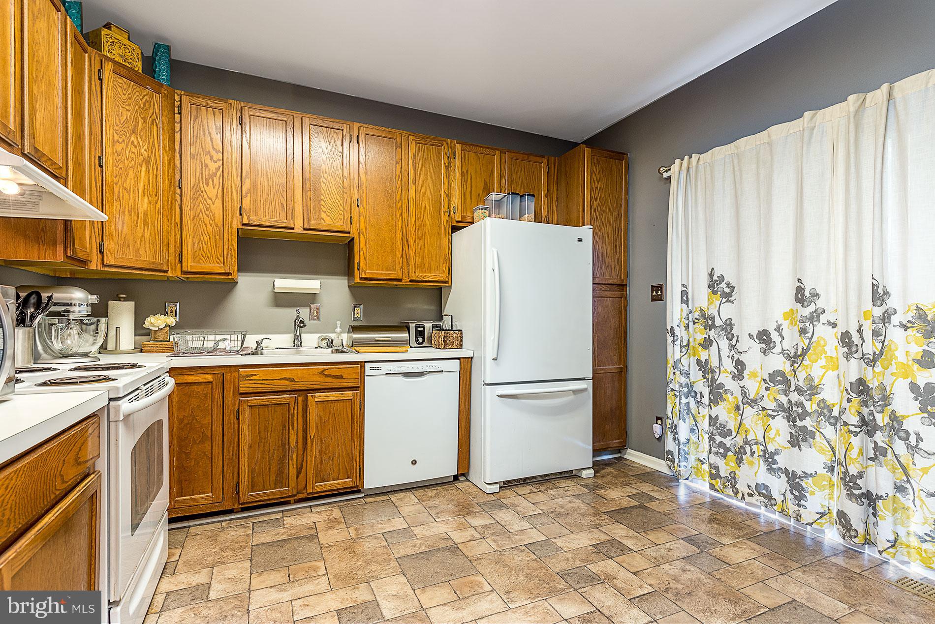 WAYSIDE VILLAGE - Residential