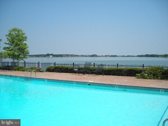 LAKE CAROLINE - Residential
