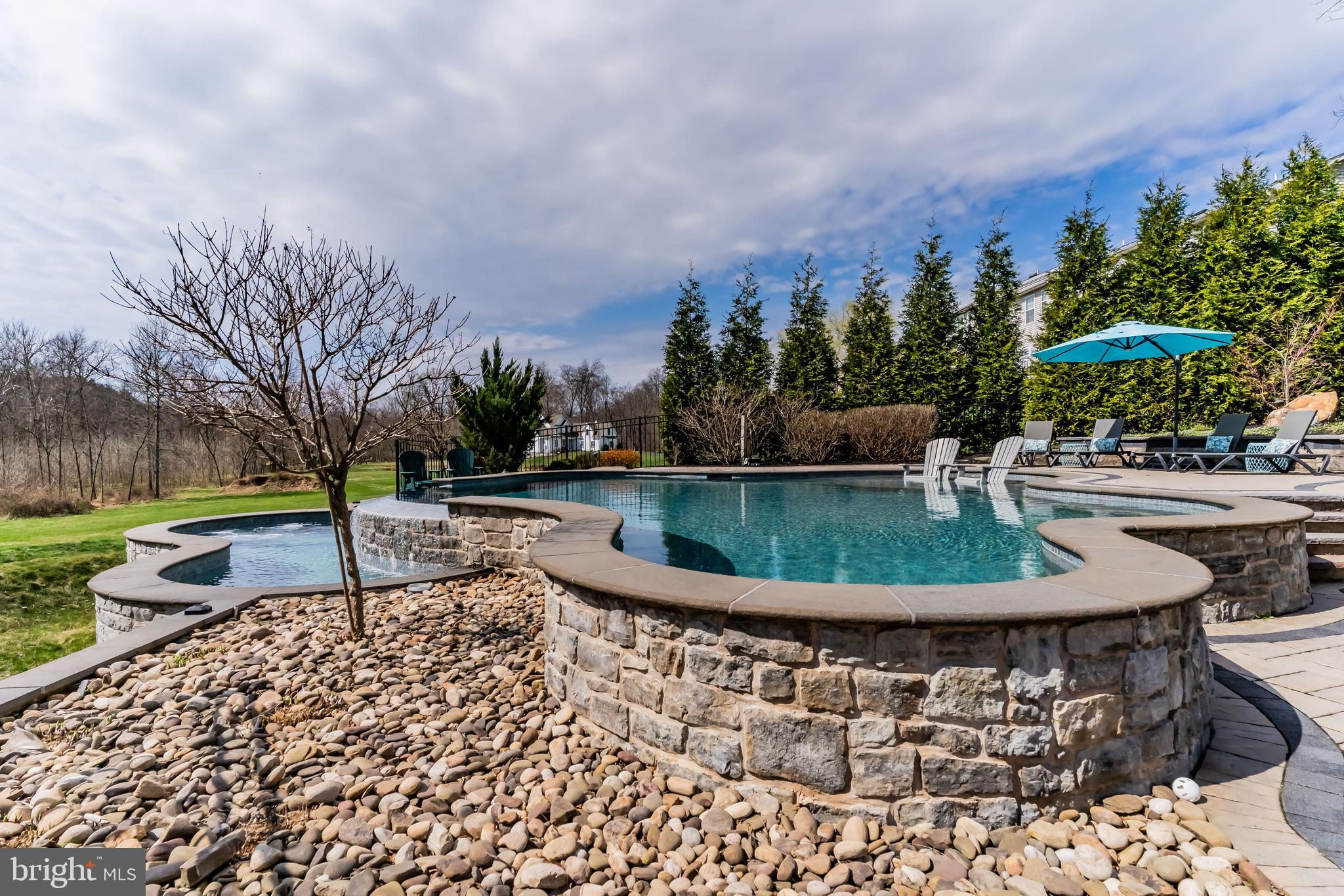 COTTAGE BROOK - Residential