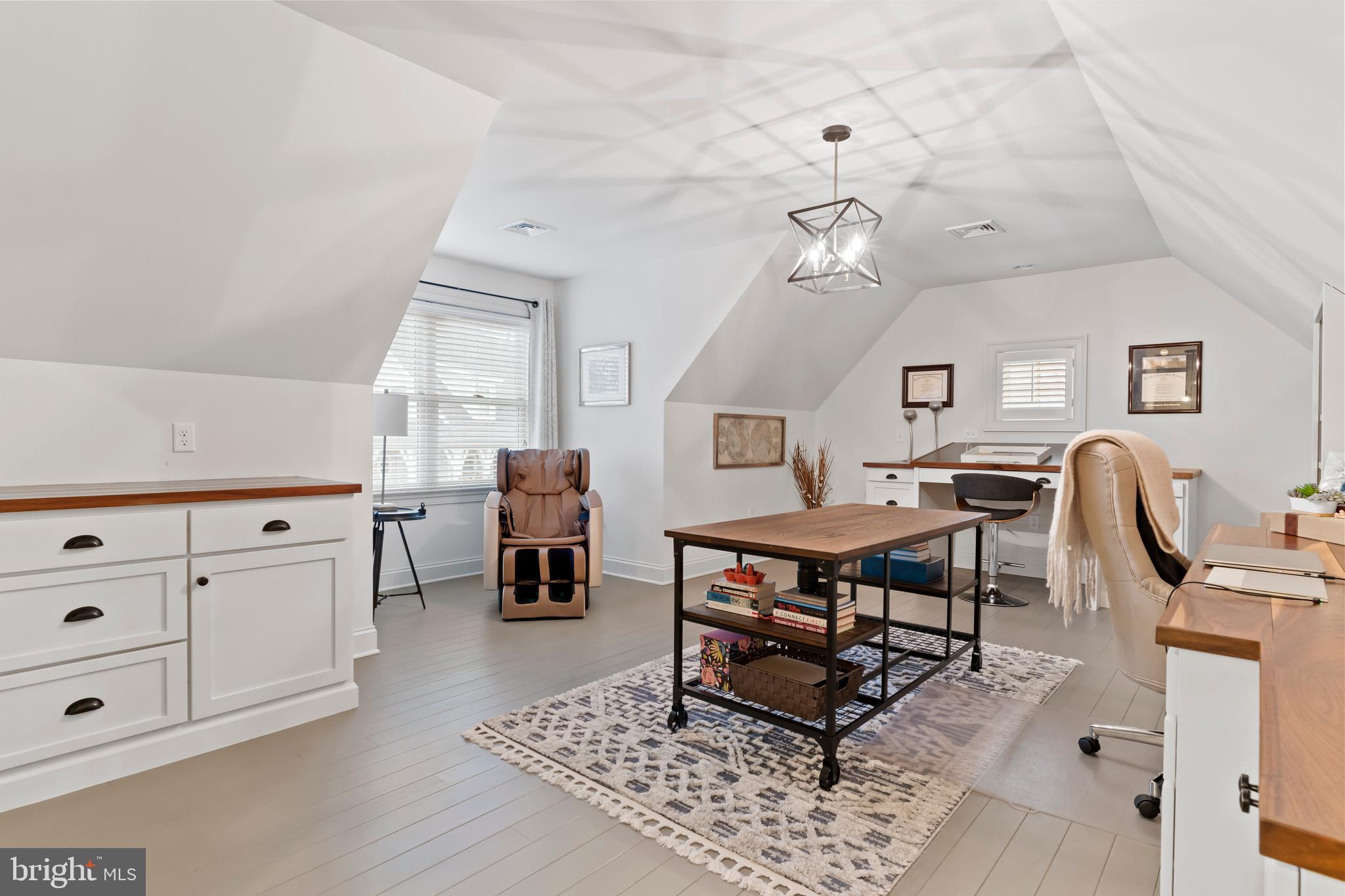 COTTAGE BROOK - Residential