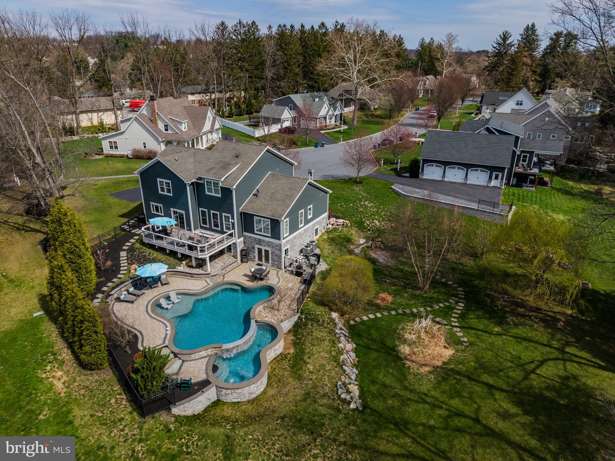 COTTAGE BROOK - Residential