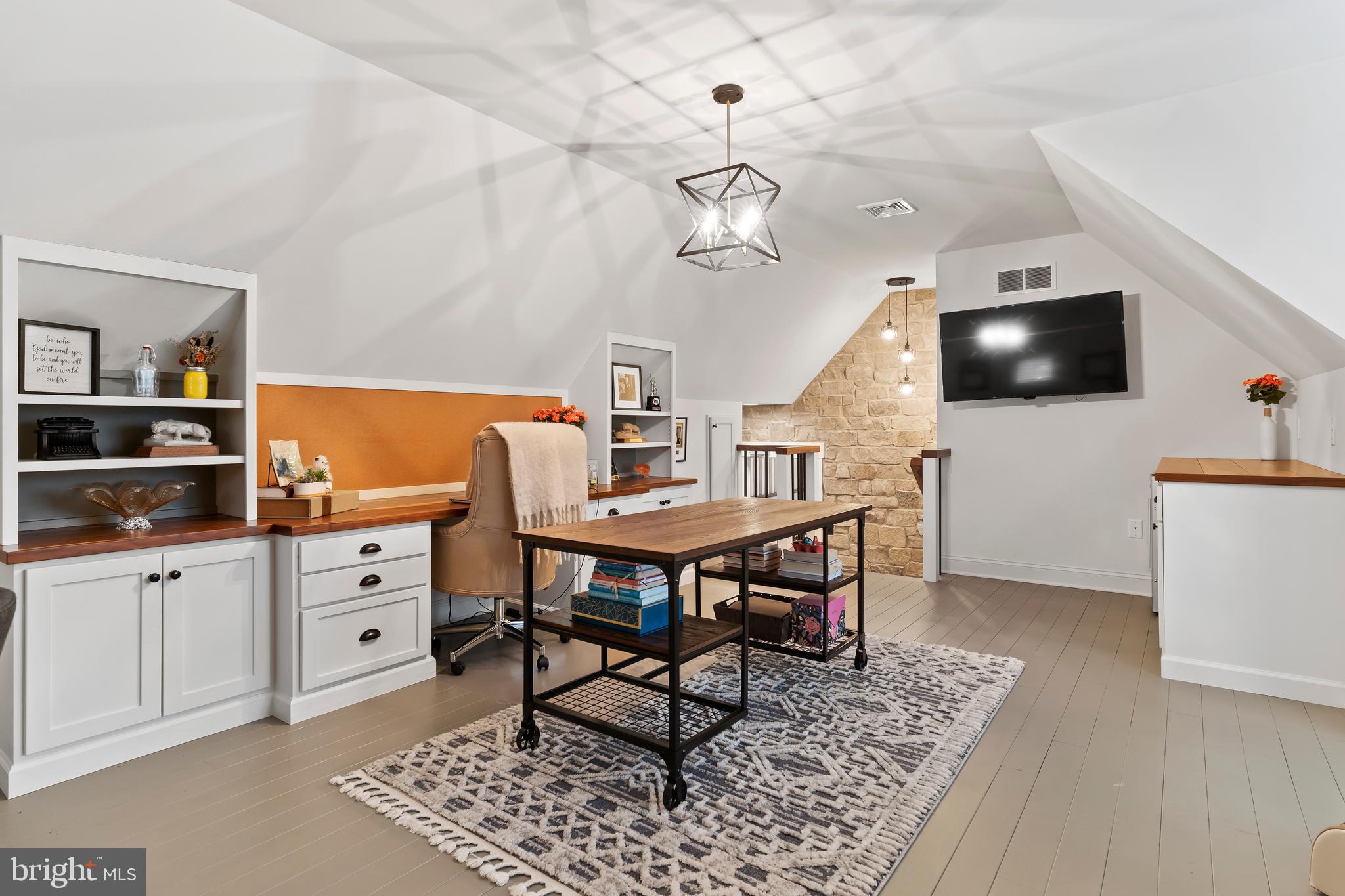 COTTAGE BROOK - Residential