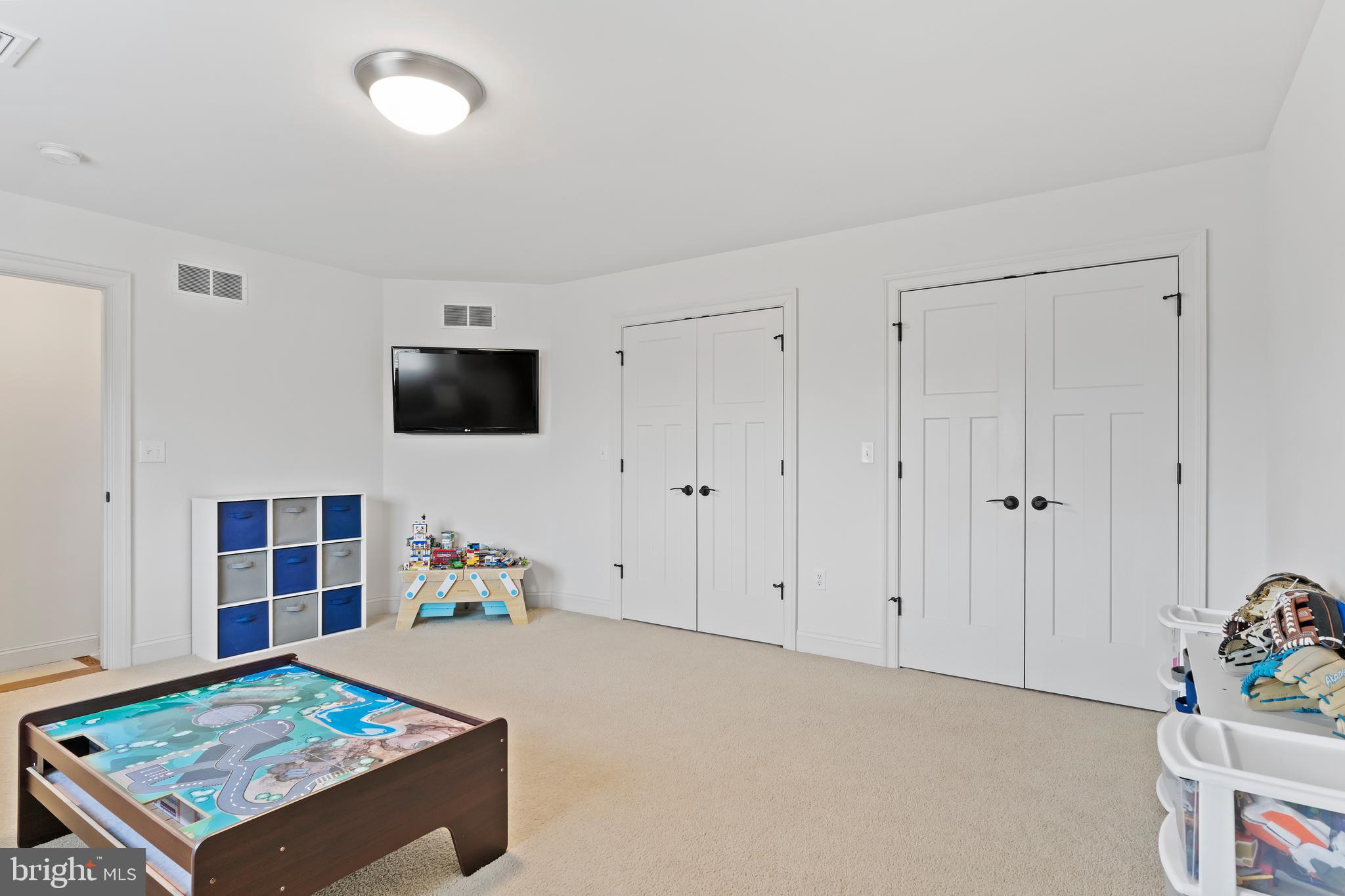 COTTAGE BROOK - Residential