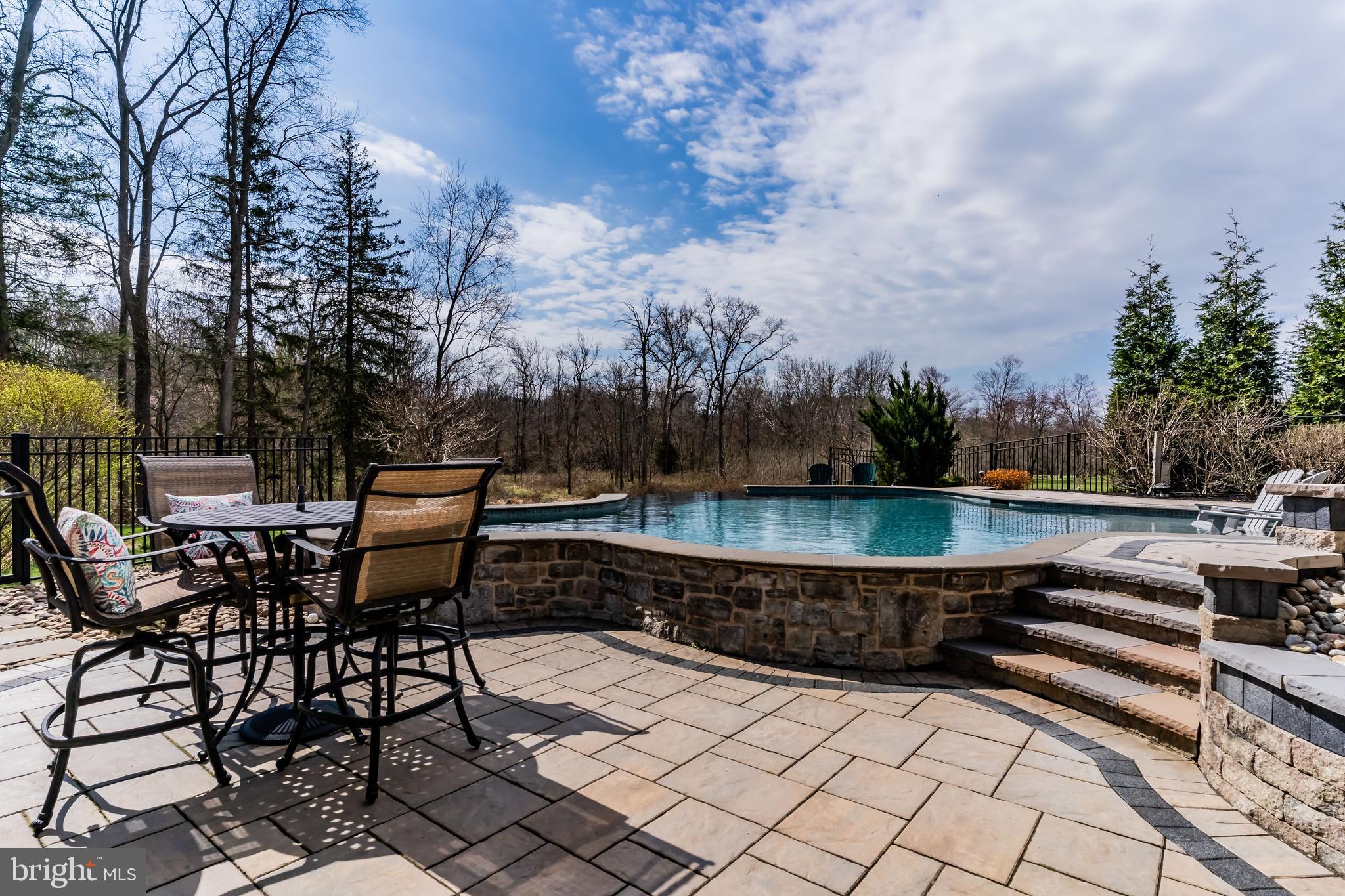 COTTAGE BROOK - Residential