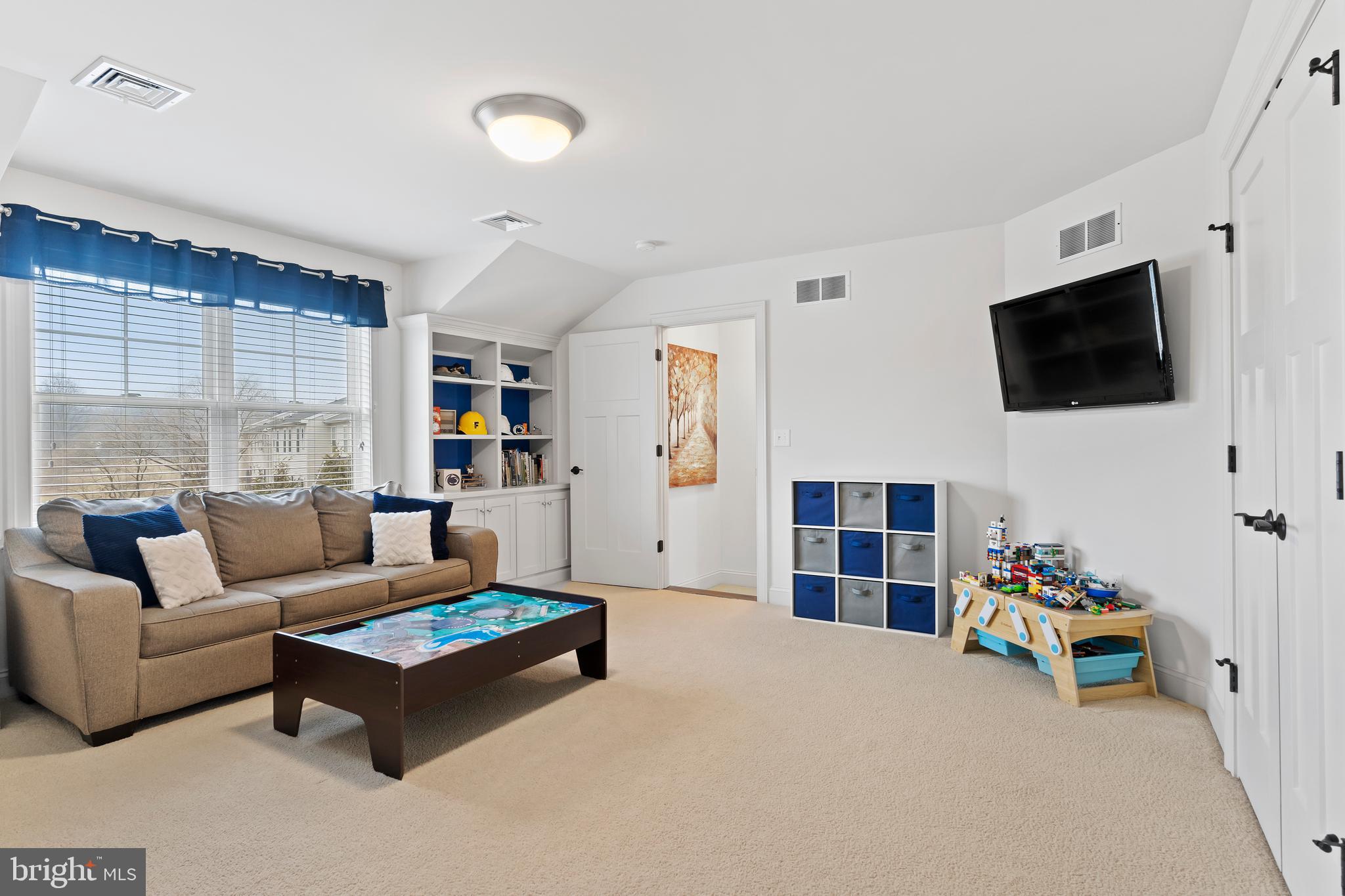 COTTAGE BROOK - Residential