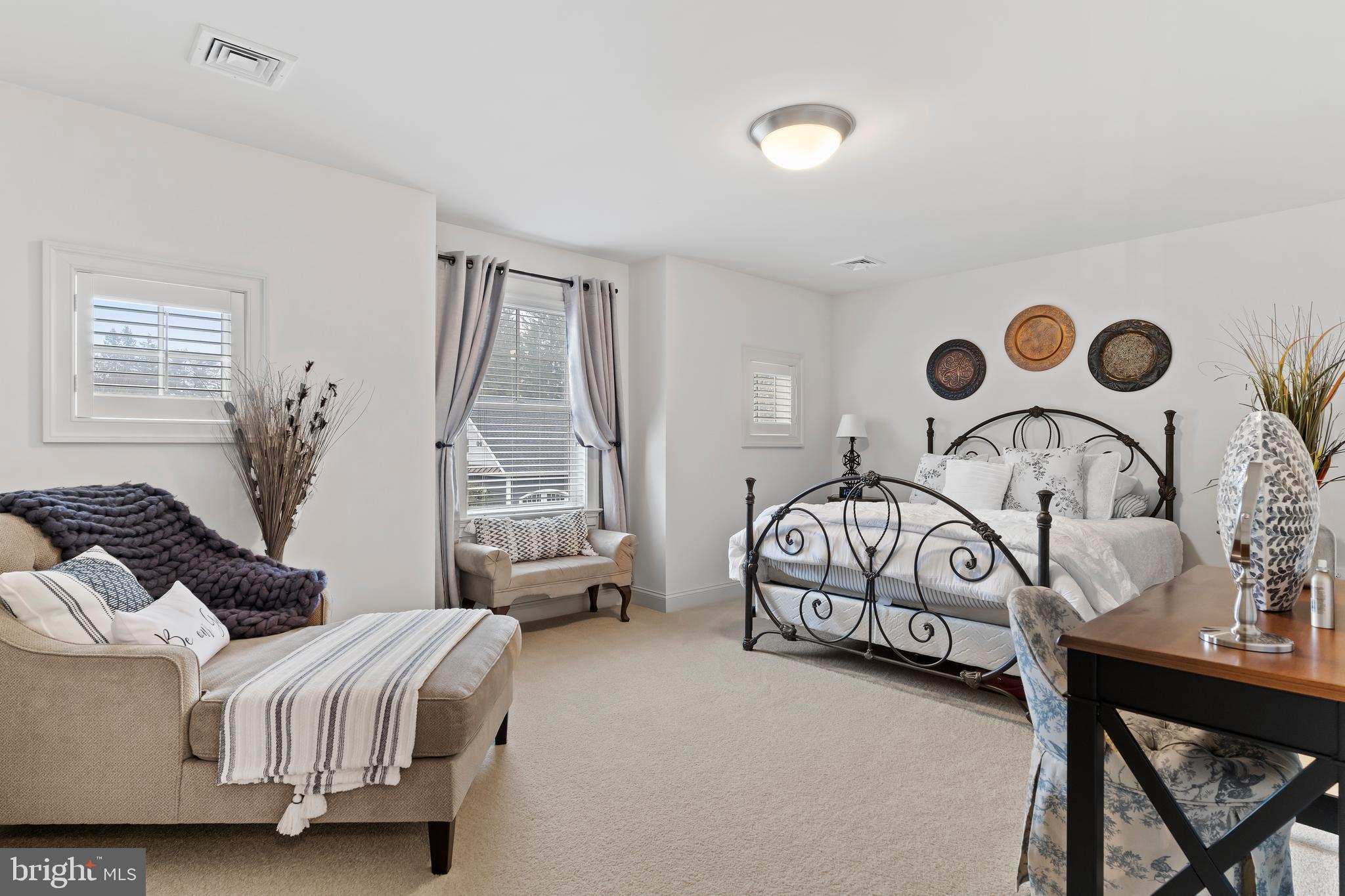 COTTAGE BROOK - Residential