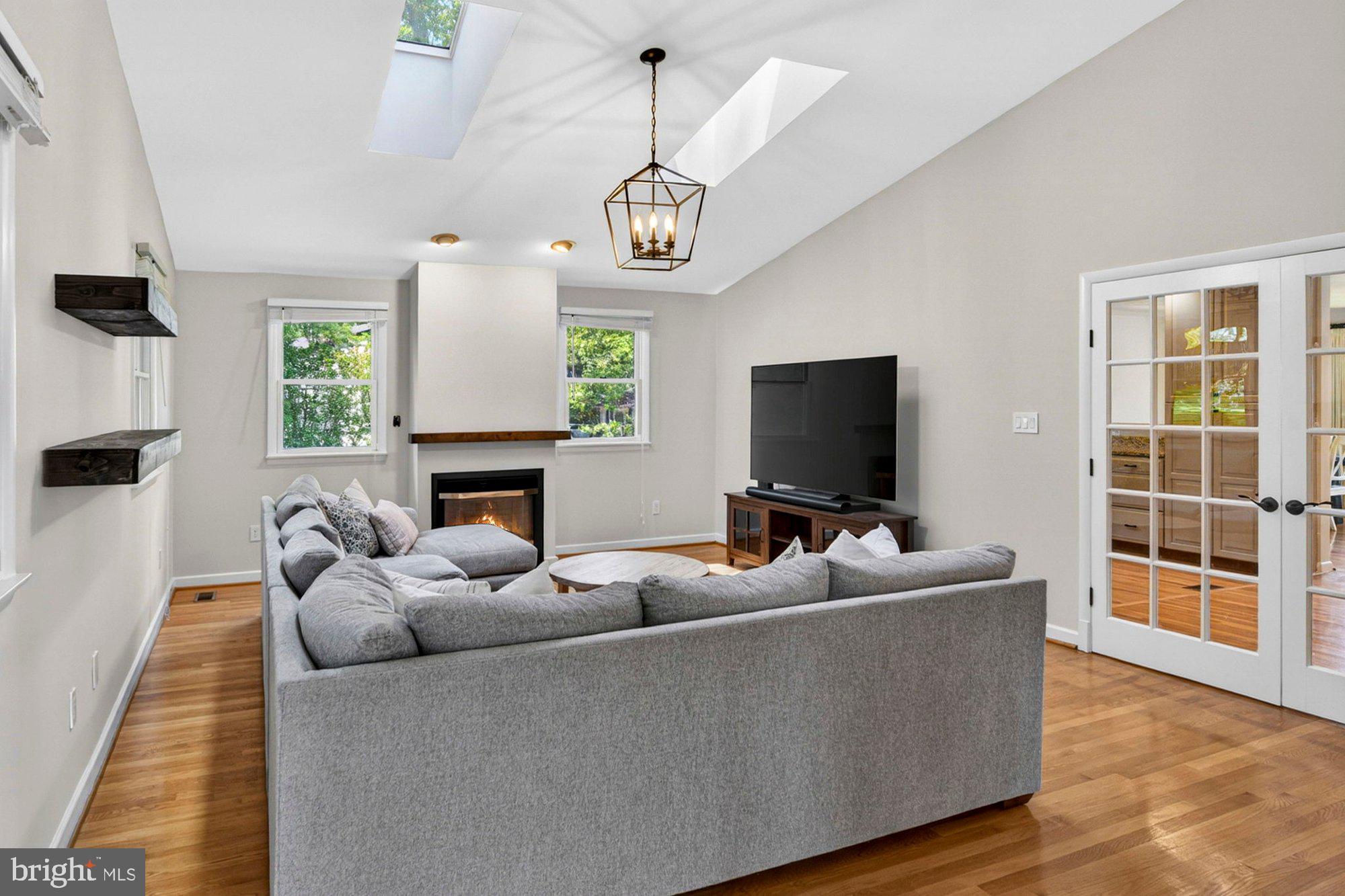 VIENNA WOODS - Residential
