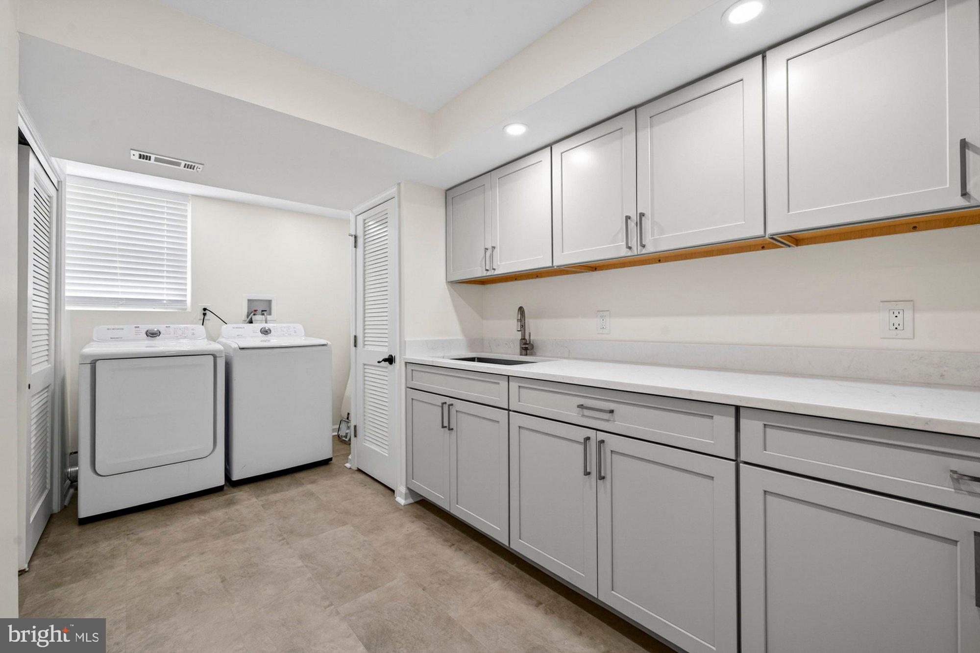 VIENNA WOODS - Residential