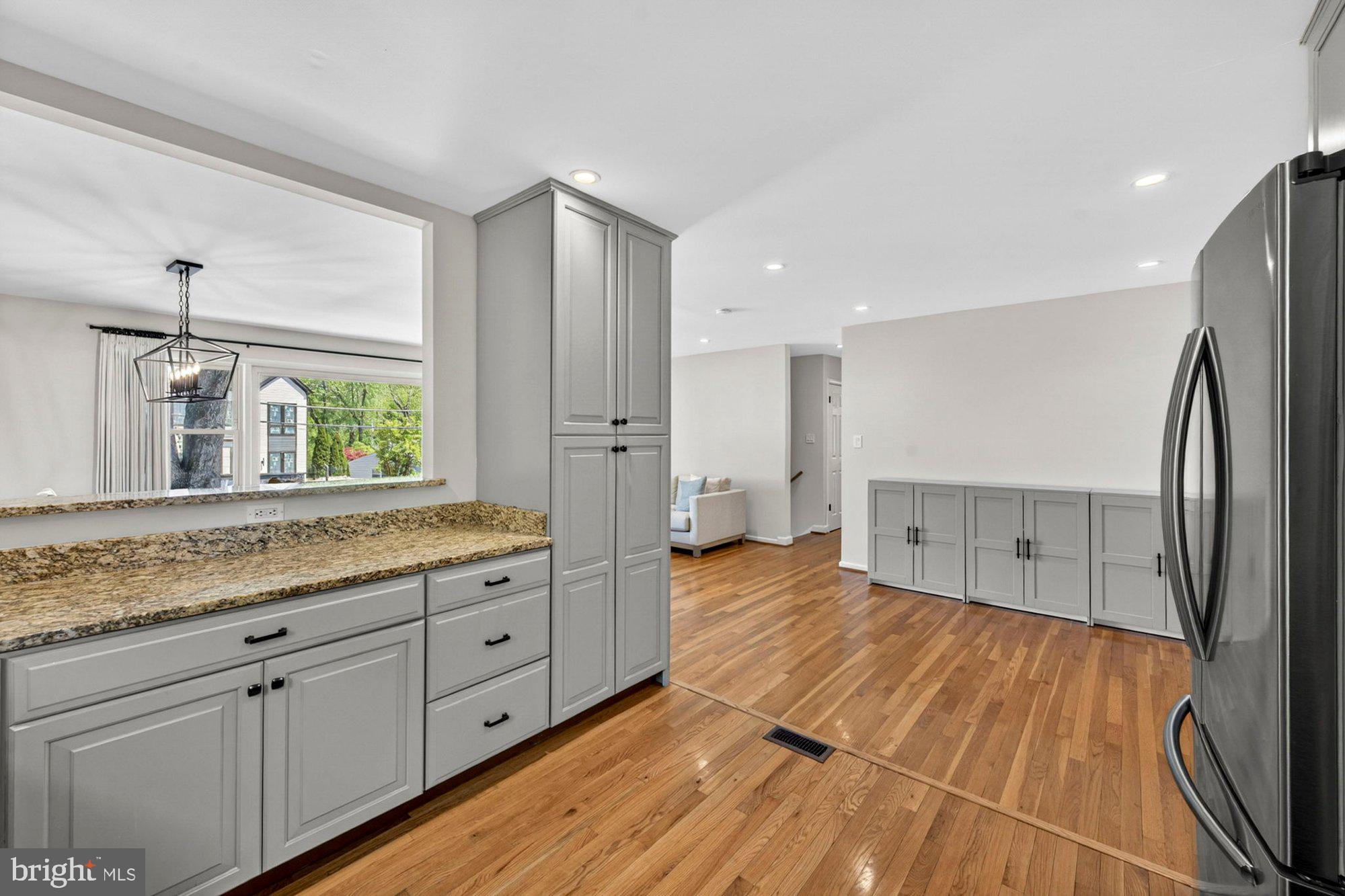 VIENNA WOODS - Residential