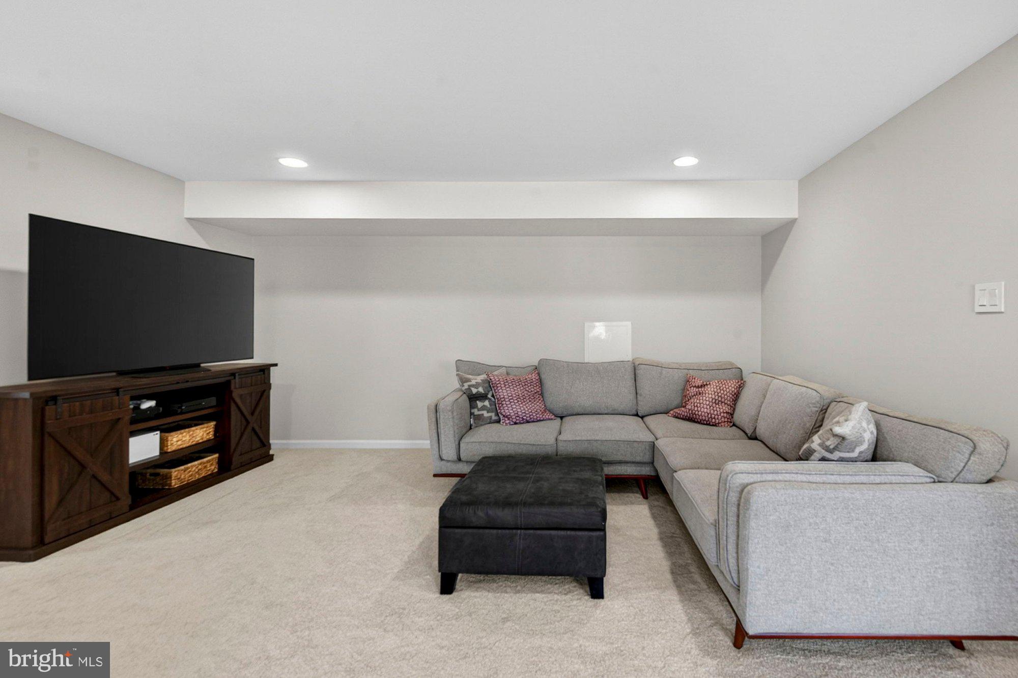 VIENNA WOODS - Residential
