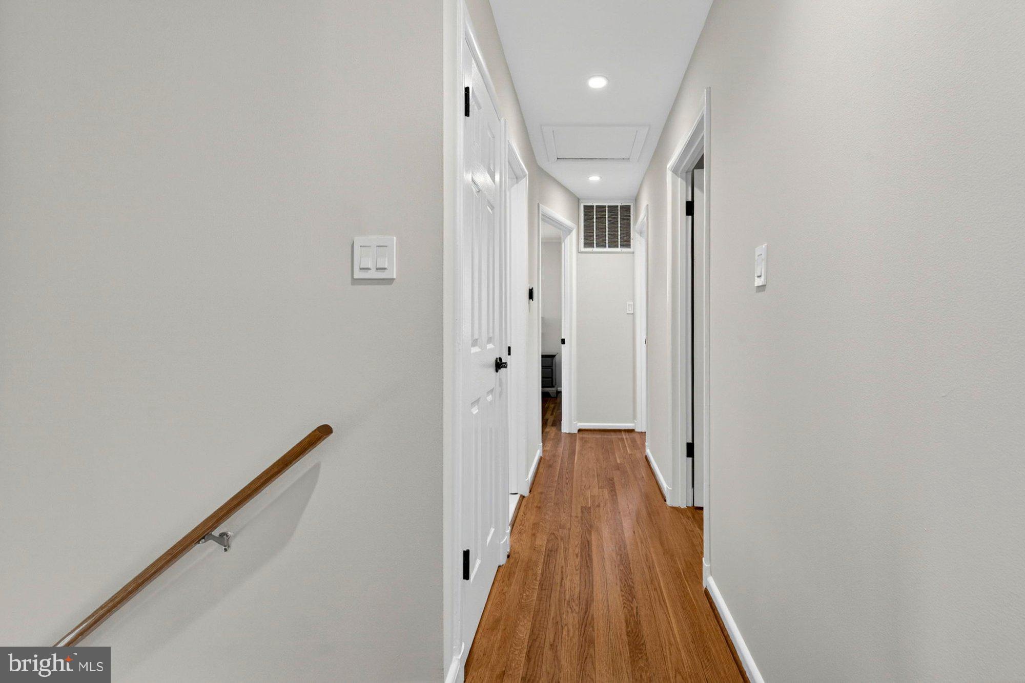 VIENNA WOODS - Residential