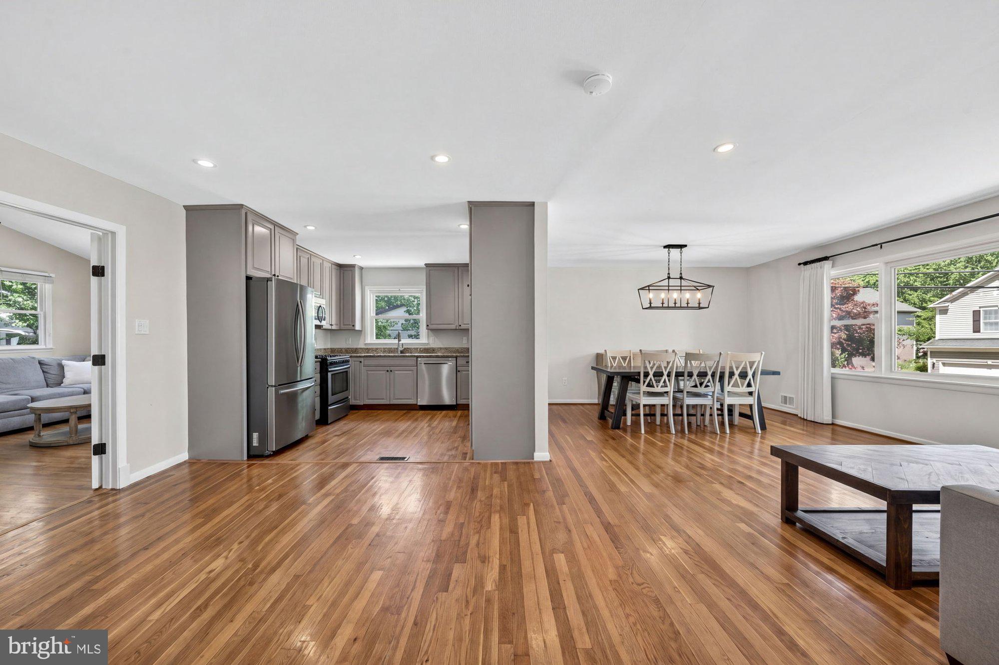 VIENNA WOODS - Residential