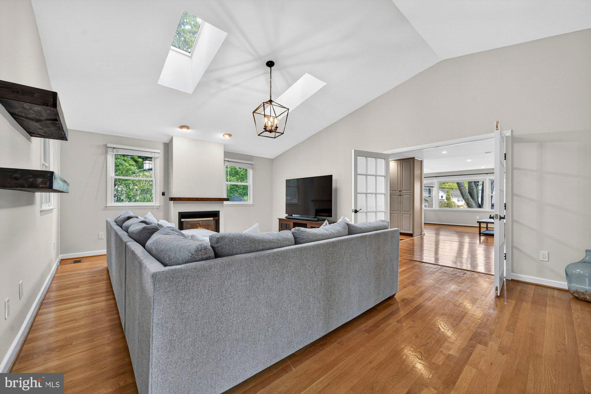 VIENNA WOODS - Residential