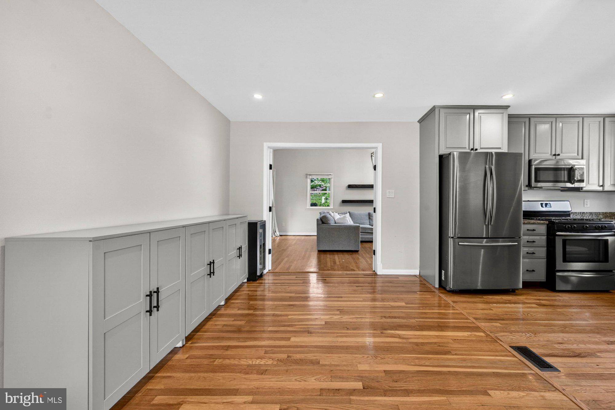 VIENNA WOODS - Residential