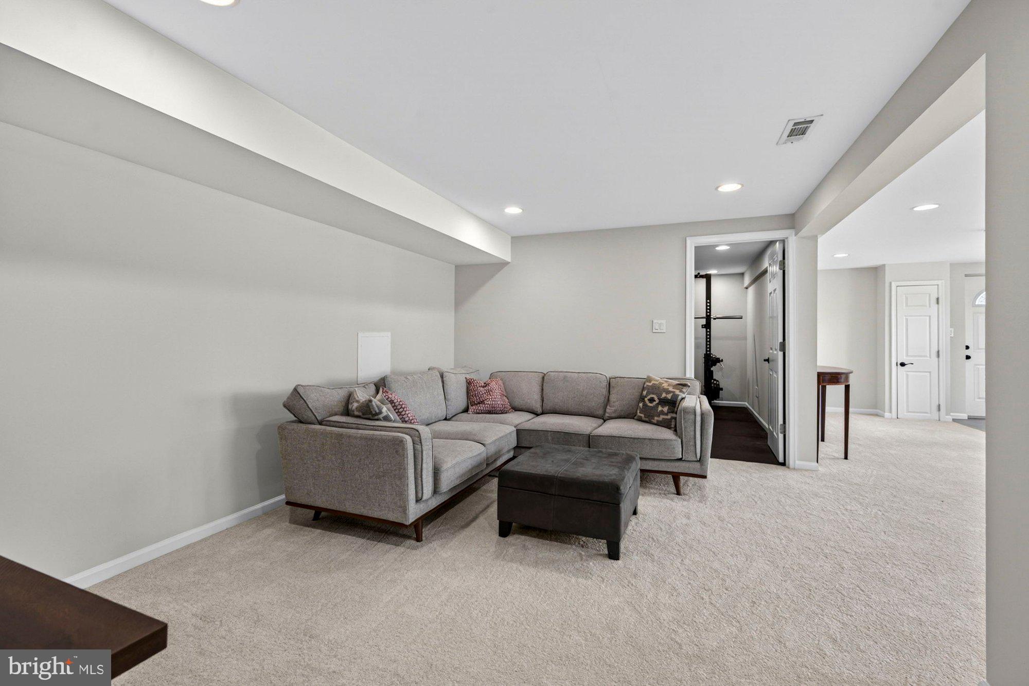 VIENNA WOODS - Residential