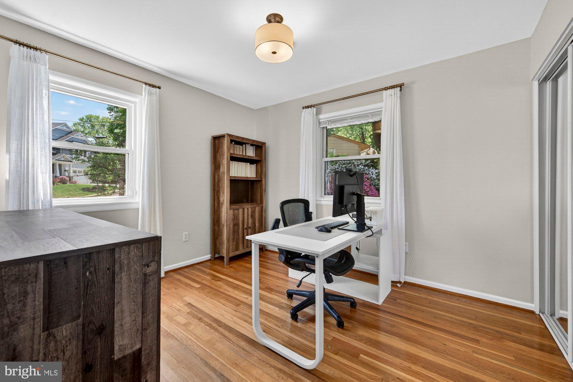 VIENNA WOODS - Residential