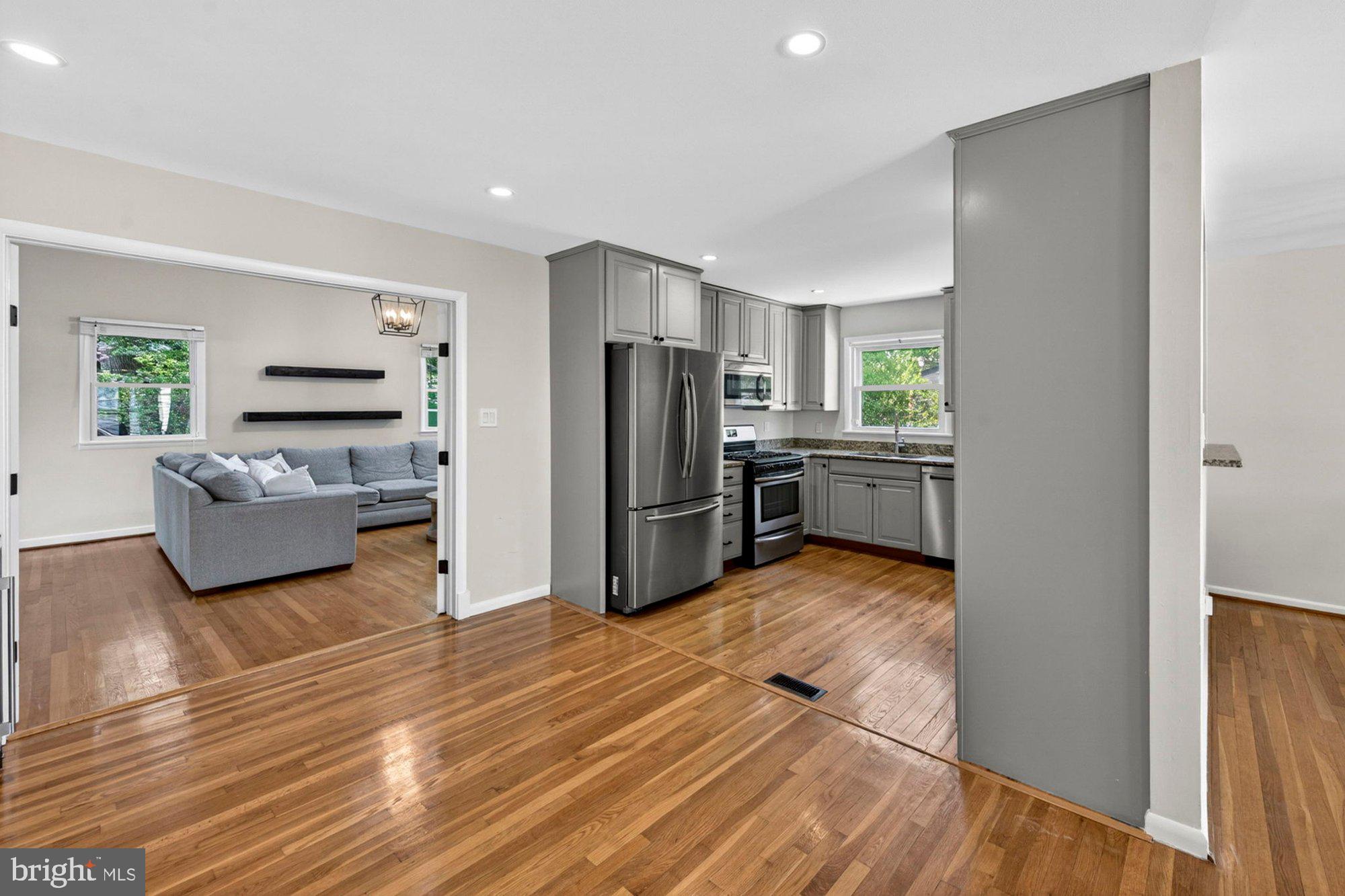 VIENNA WOODS - Residential