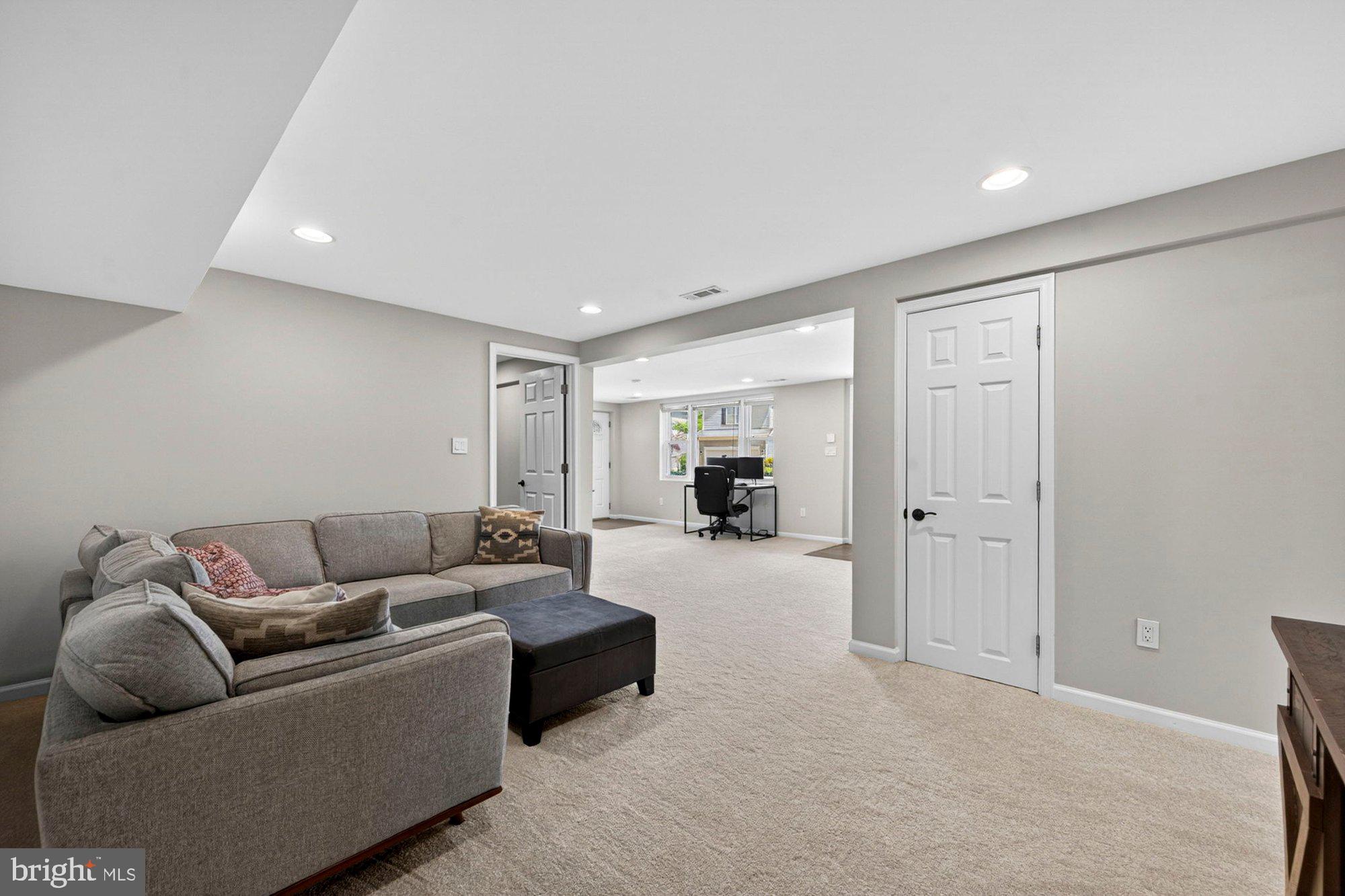 VIENNA WOODS - Residential