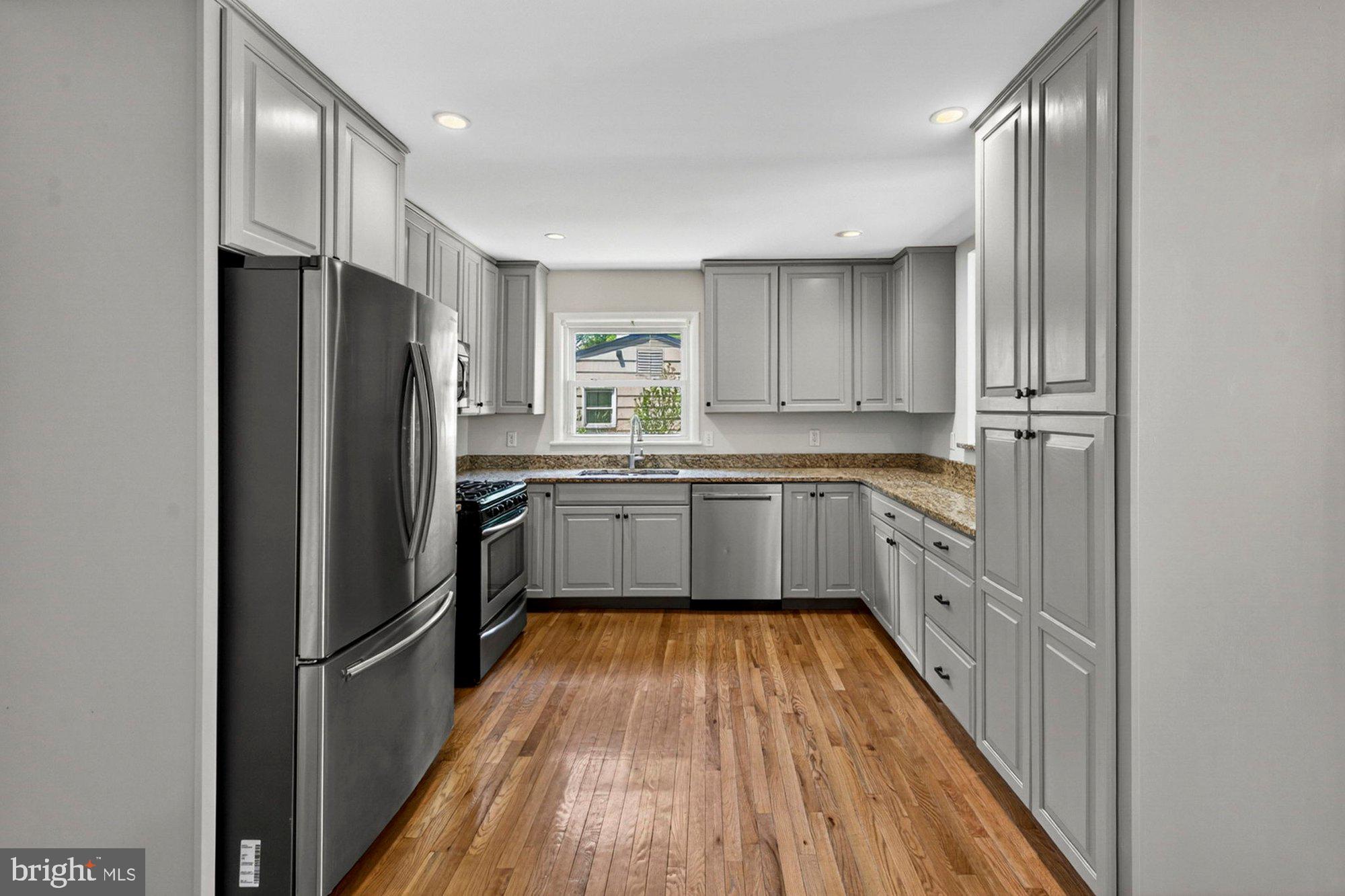 VIENNA WOODS - Residential
