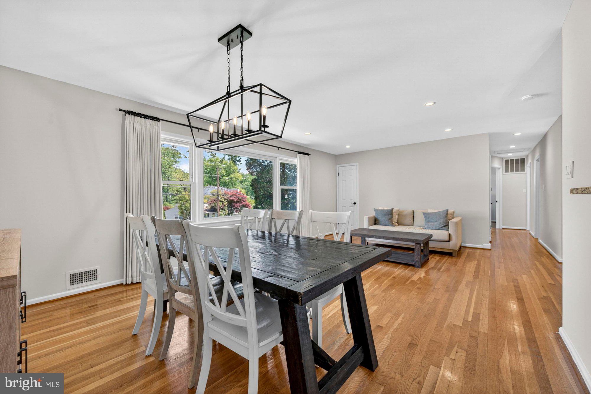 VIENNA WOODS - Residential