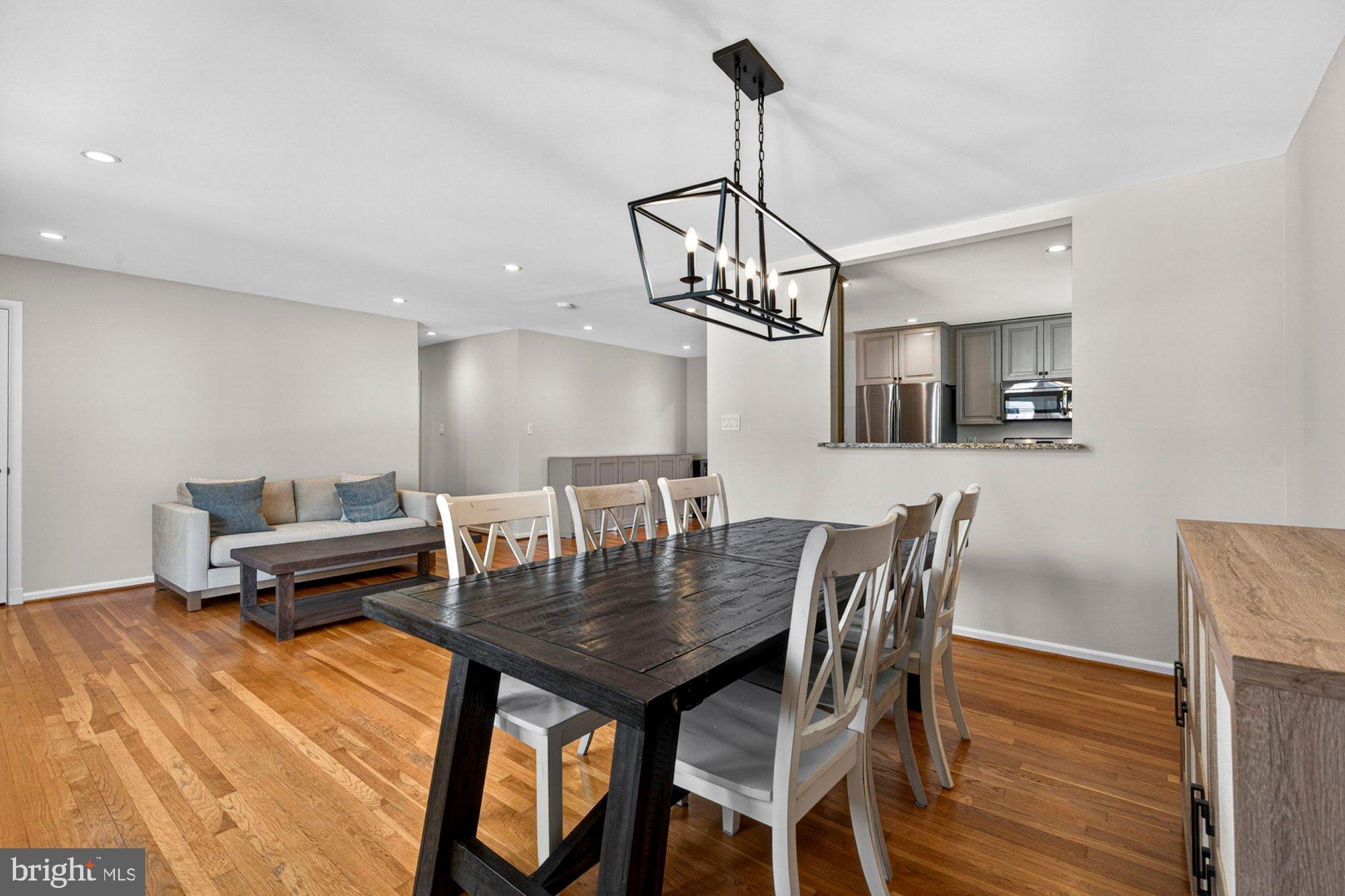 VIENNA WOODS - Residential