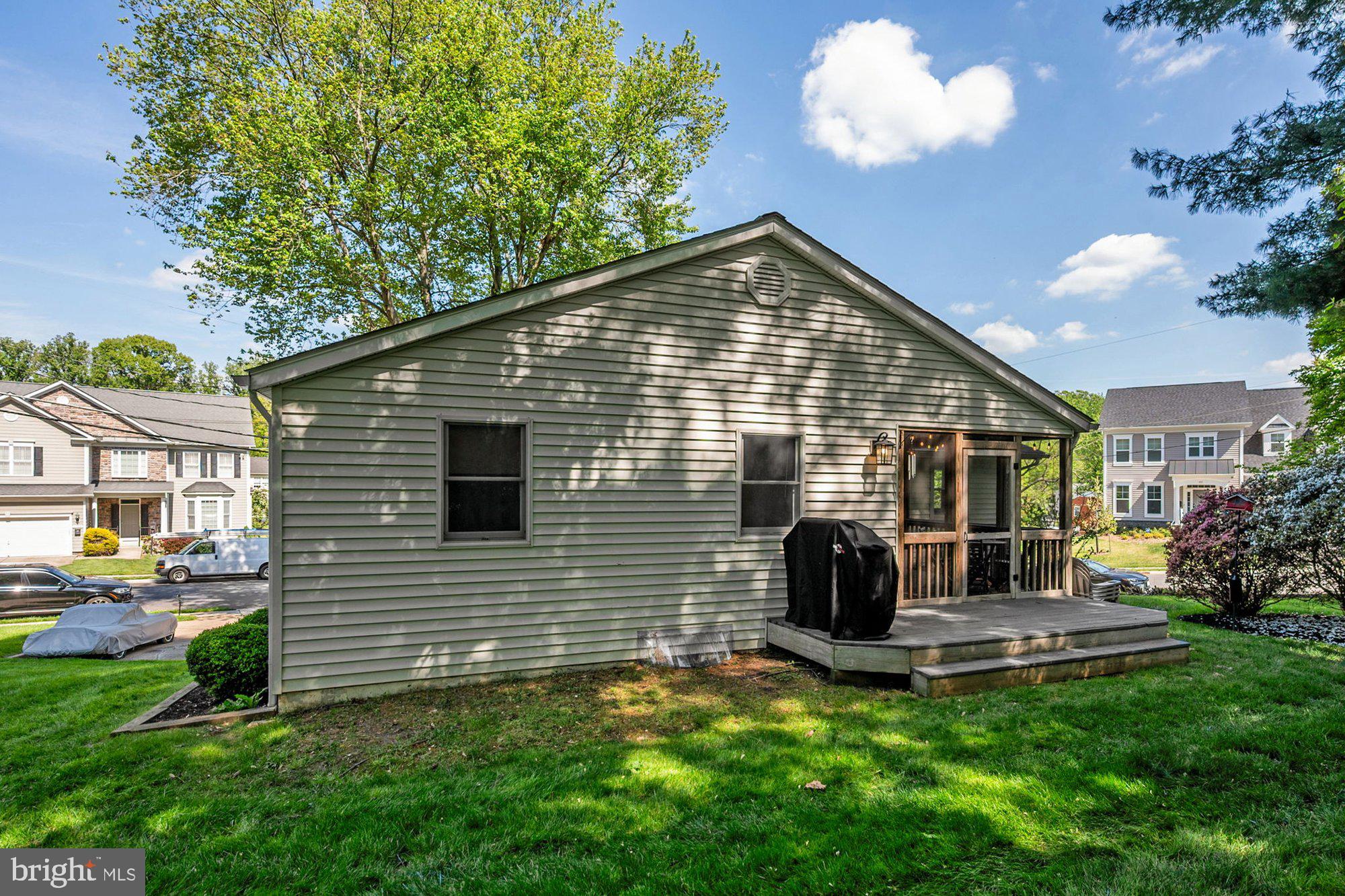 VIENNA WOODS - Residential